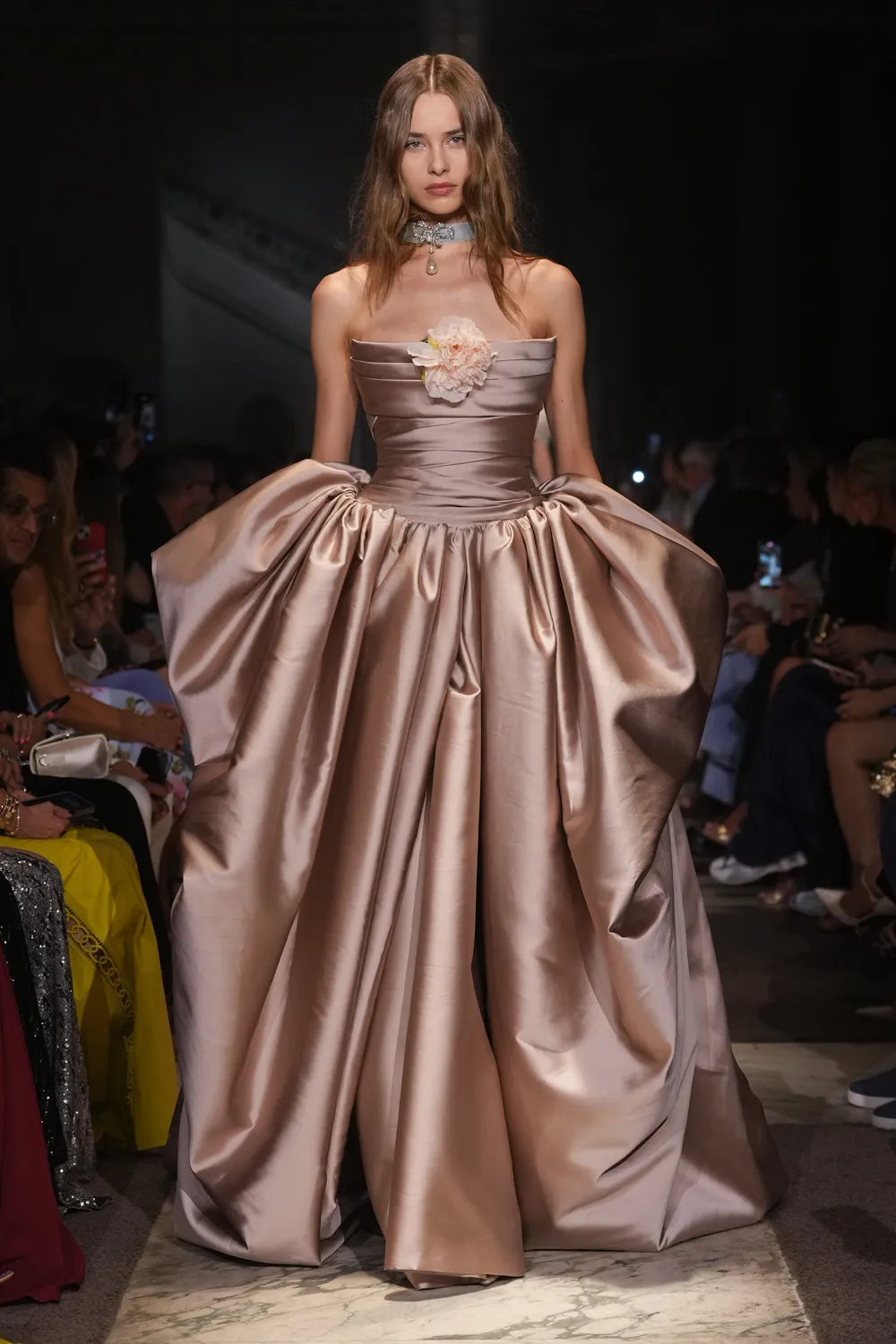 Elie Saab 2025 秋冬 2026 高级定制系列 Runway 杂志(30)