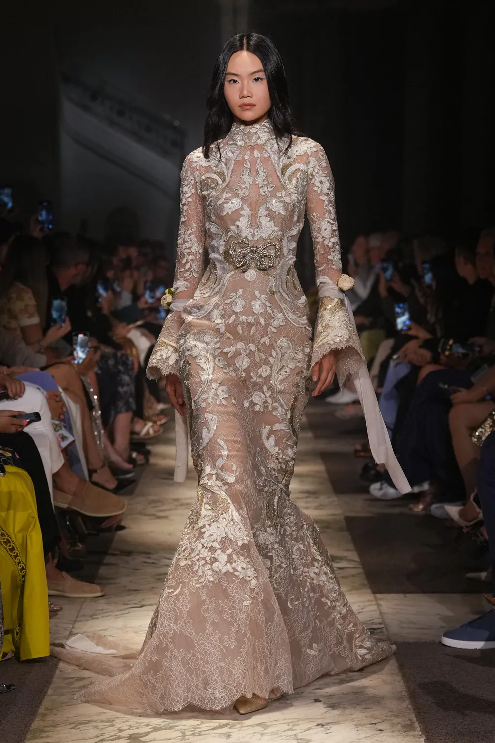 Elie Saab 2025 秋冬 2026 高级定制系列 Runway 杂志(47)