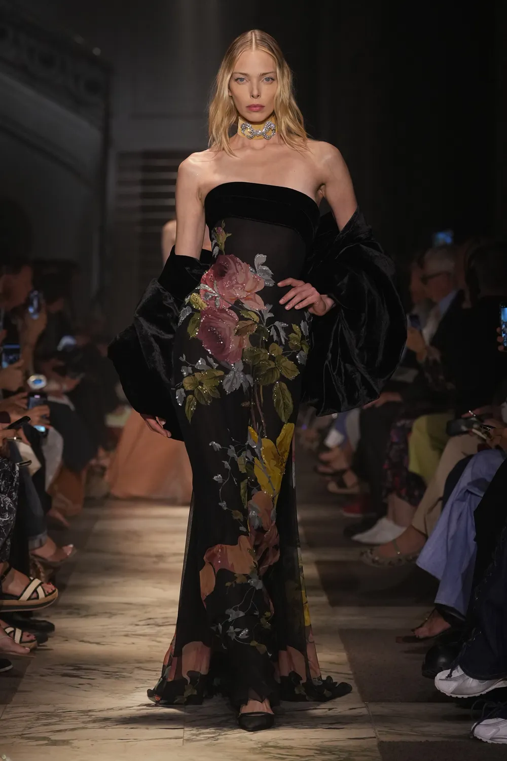 Elie Saab 2025 秋冬 2026 高级定制系列 Runway 杂志(5)