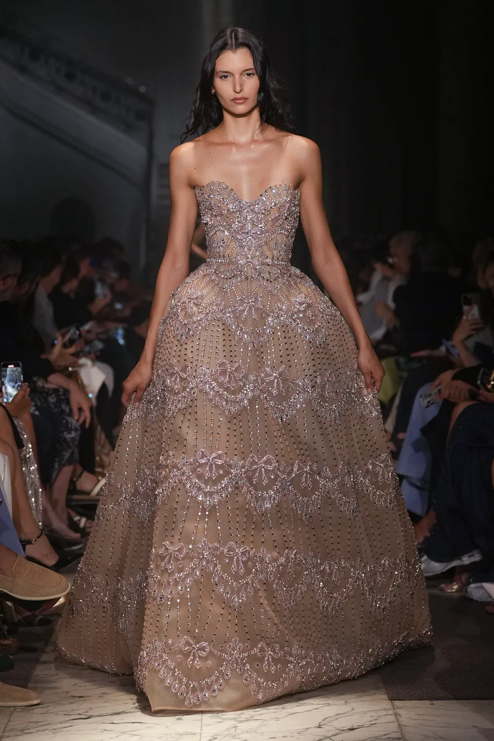 Elie Saab 2025 秋冬 2026 高级定制系列 Runway 杂志(50)
