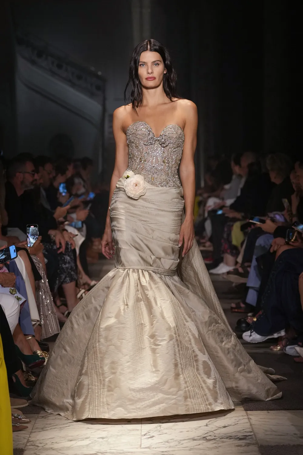 Elie Saab 2025 秋冬 2026 高级定制系列 Runway 杂志(56)