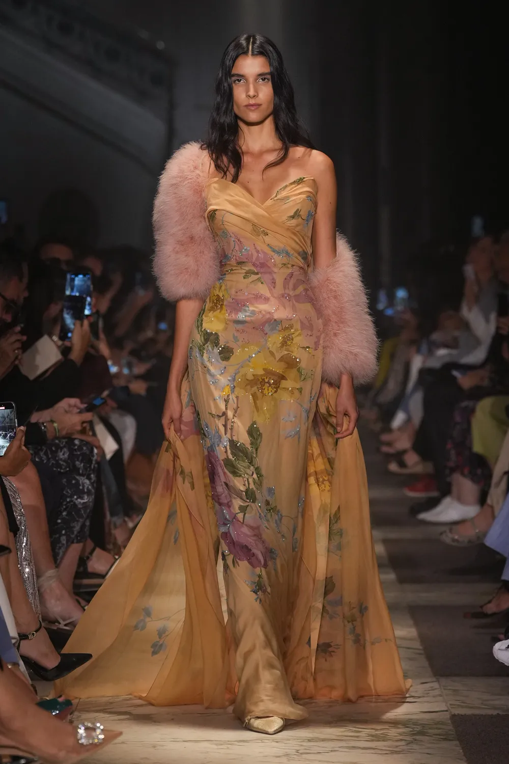 Elie Saab 2025 秋冬 2026 高级定制系列 Runway 杂志(9)