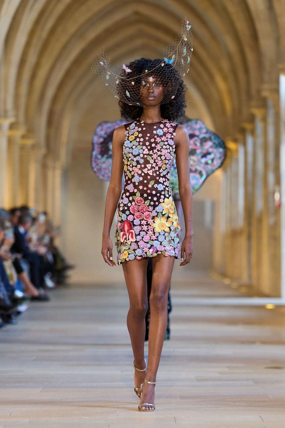 Rahul Mishra Outono Inverno 2025 2026 Alta Costura Runway Revista (12)