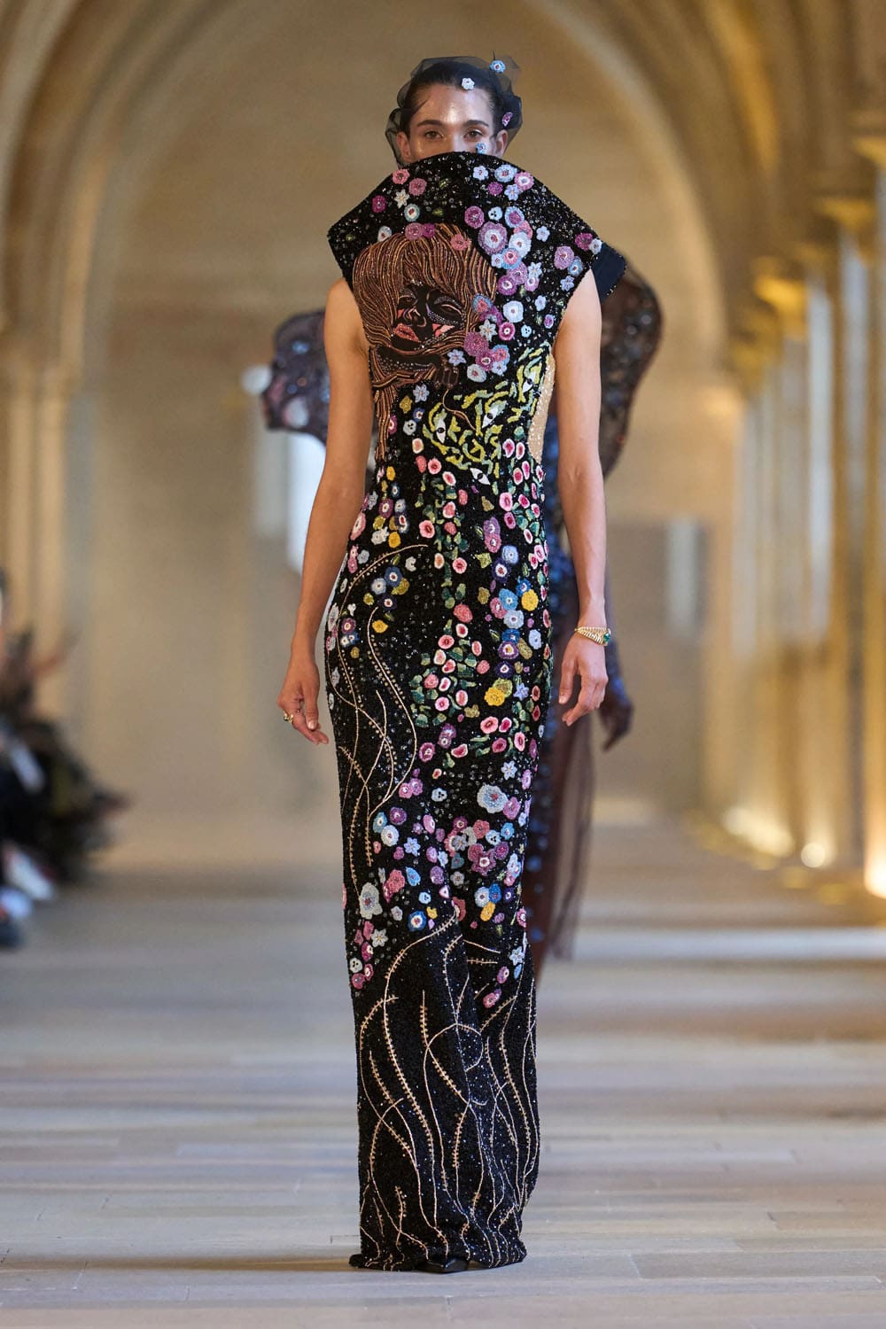 Rahul Mishra Outono Inverno 2025 2026 Alta Costura Runway Revista (17)
