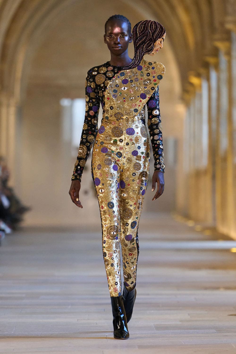 Rahul Mishra Outono Inverno 2025 2026 Alta Costura Runway Revista (25)