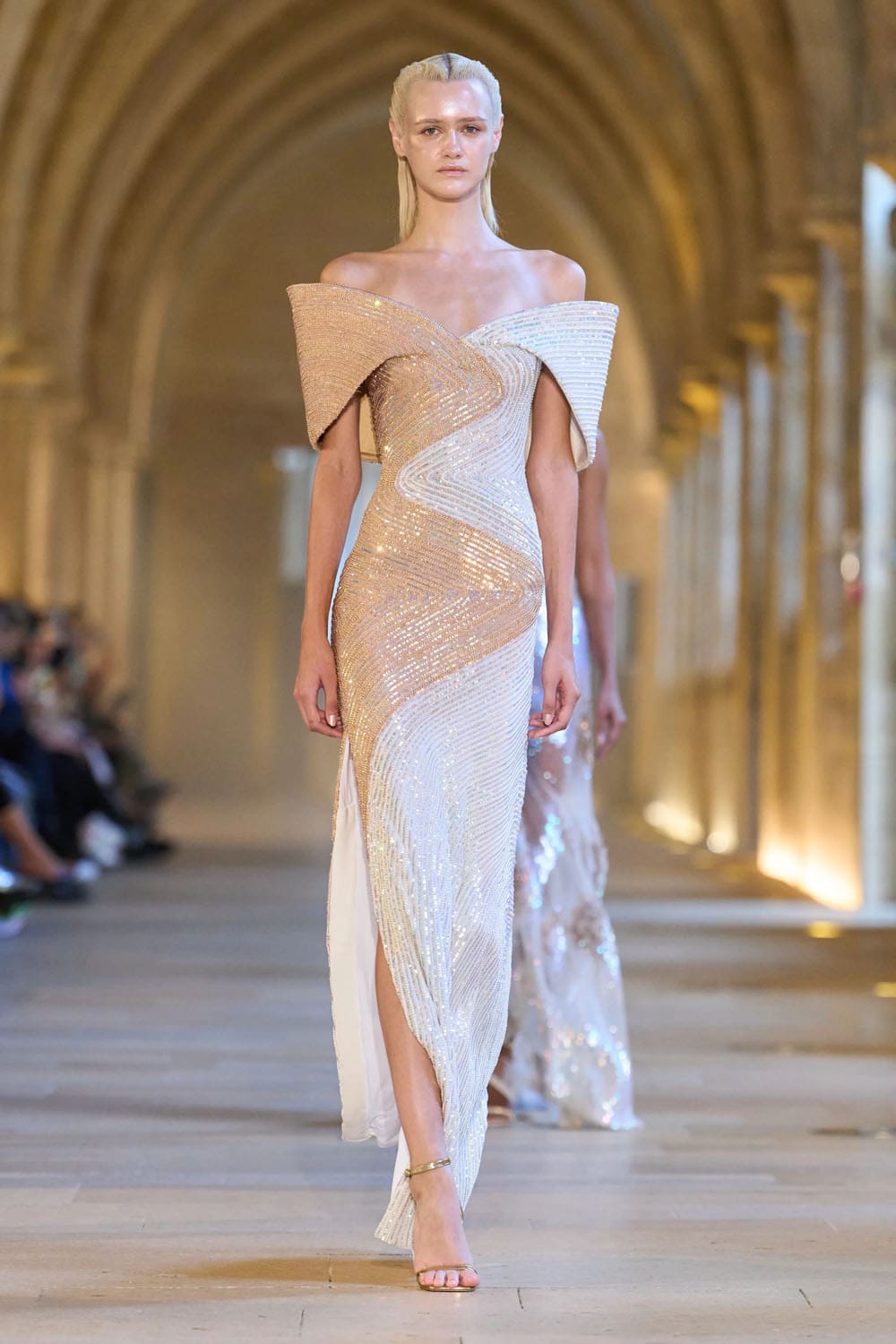 Rahul Mishra Outono Inverno 2025 2026 Alta Costura Runway Revista (30)
