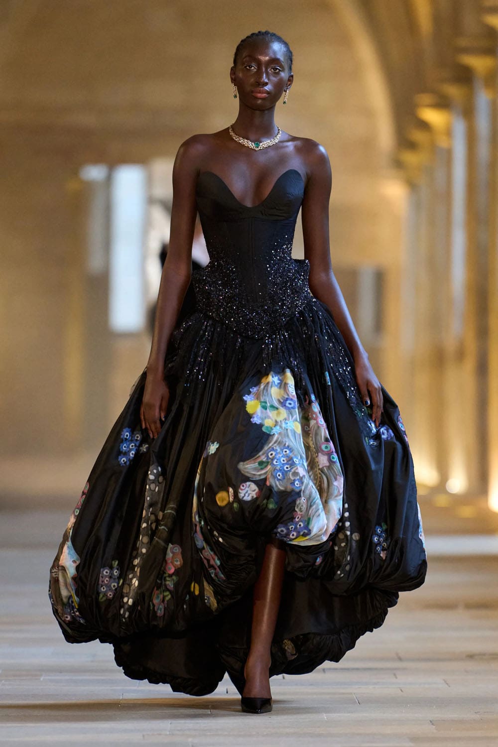Rahul Mishra Outono Inverno 2025 2026 Alta Costura Runway Revista (35)