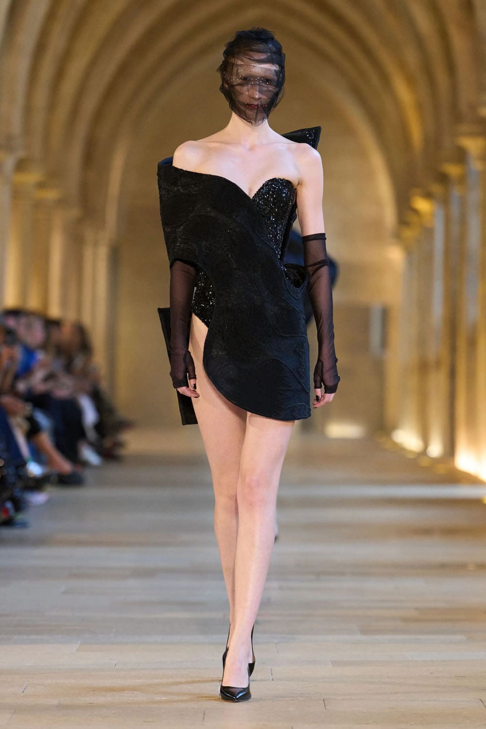 Rahul Mishra Outono Inverno 2025 2026 Alta Costura Runway Revista (36)
