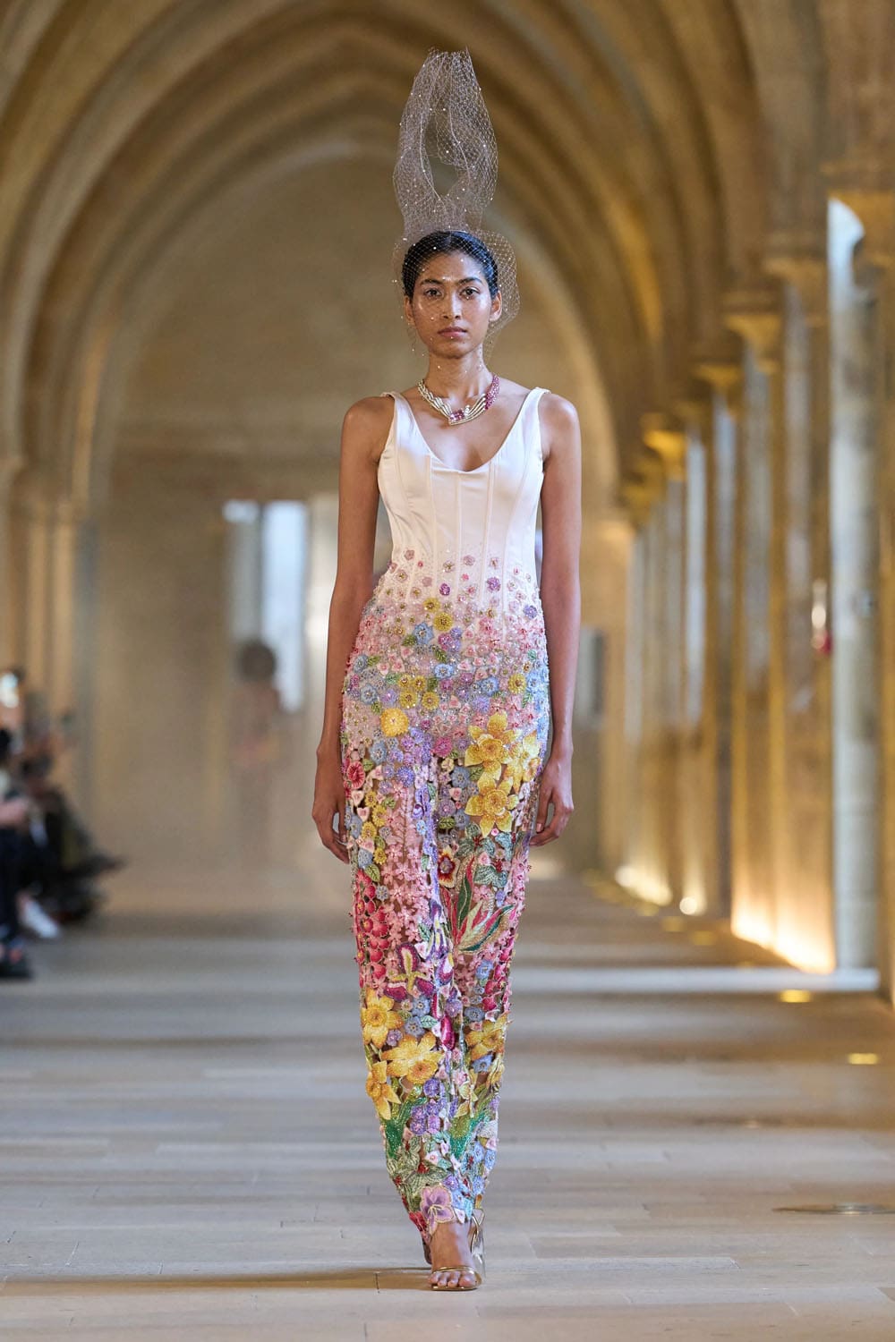 Rahul Mishra Outono Inverno 2025 2026 Alta Costura Runway Revista (8)