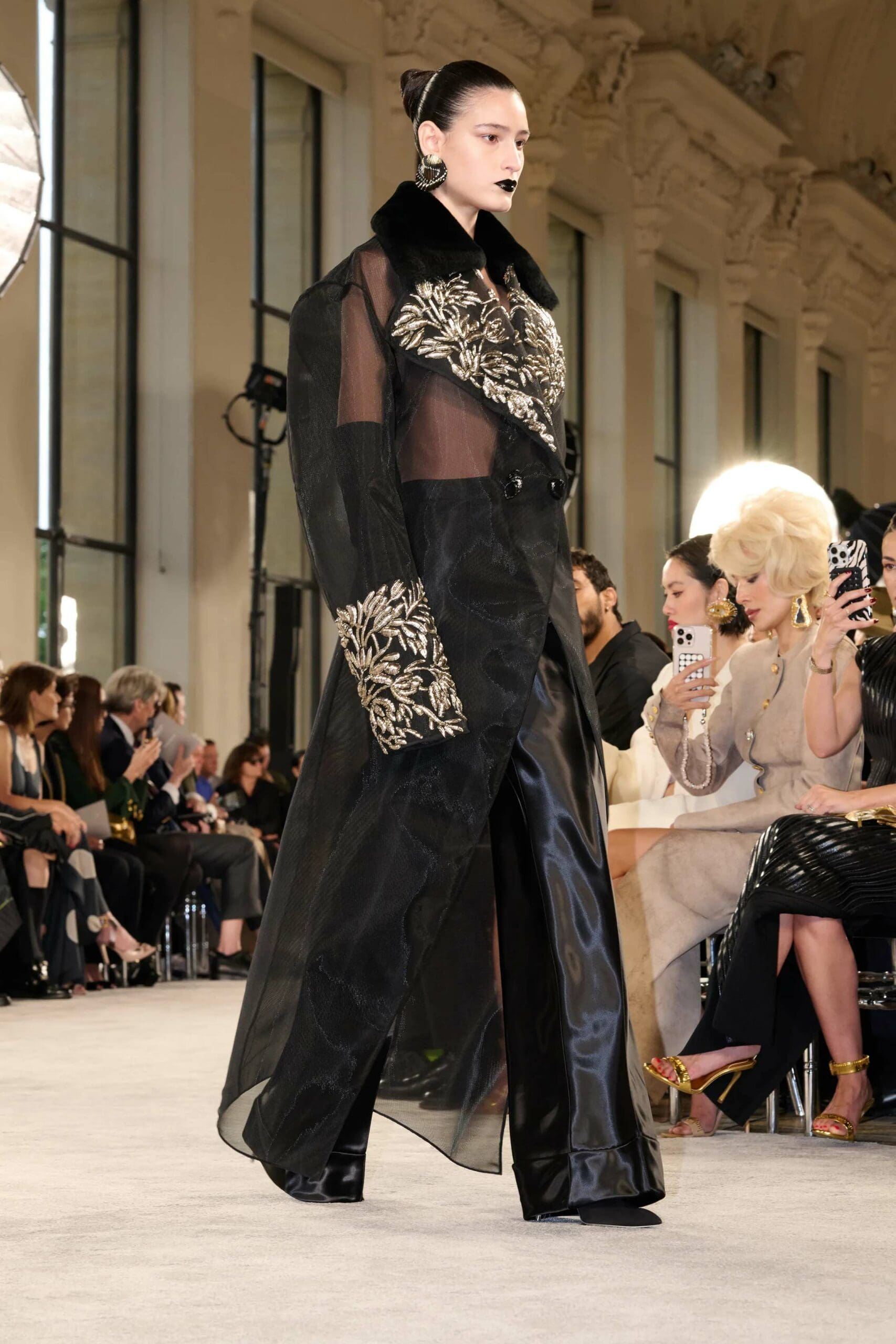 Schiaparelli Autunno Inverno 2025 2026 Runway Magazine (2)