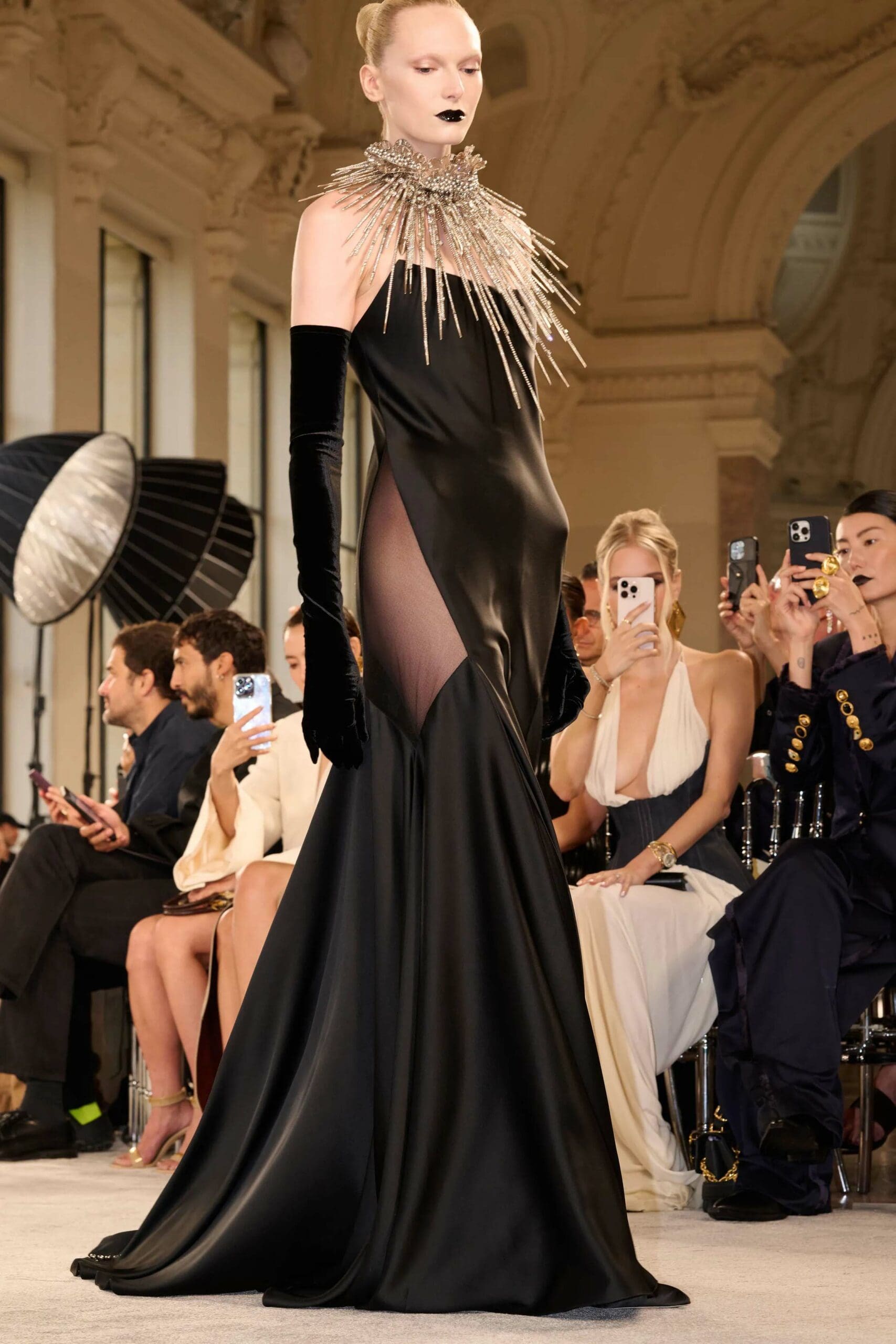 Schiaparelli Autunno Inverno 2025 2026 Runway Magazine (30)