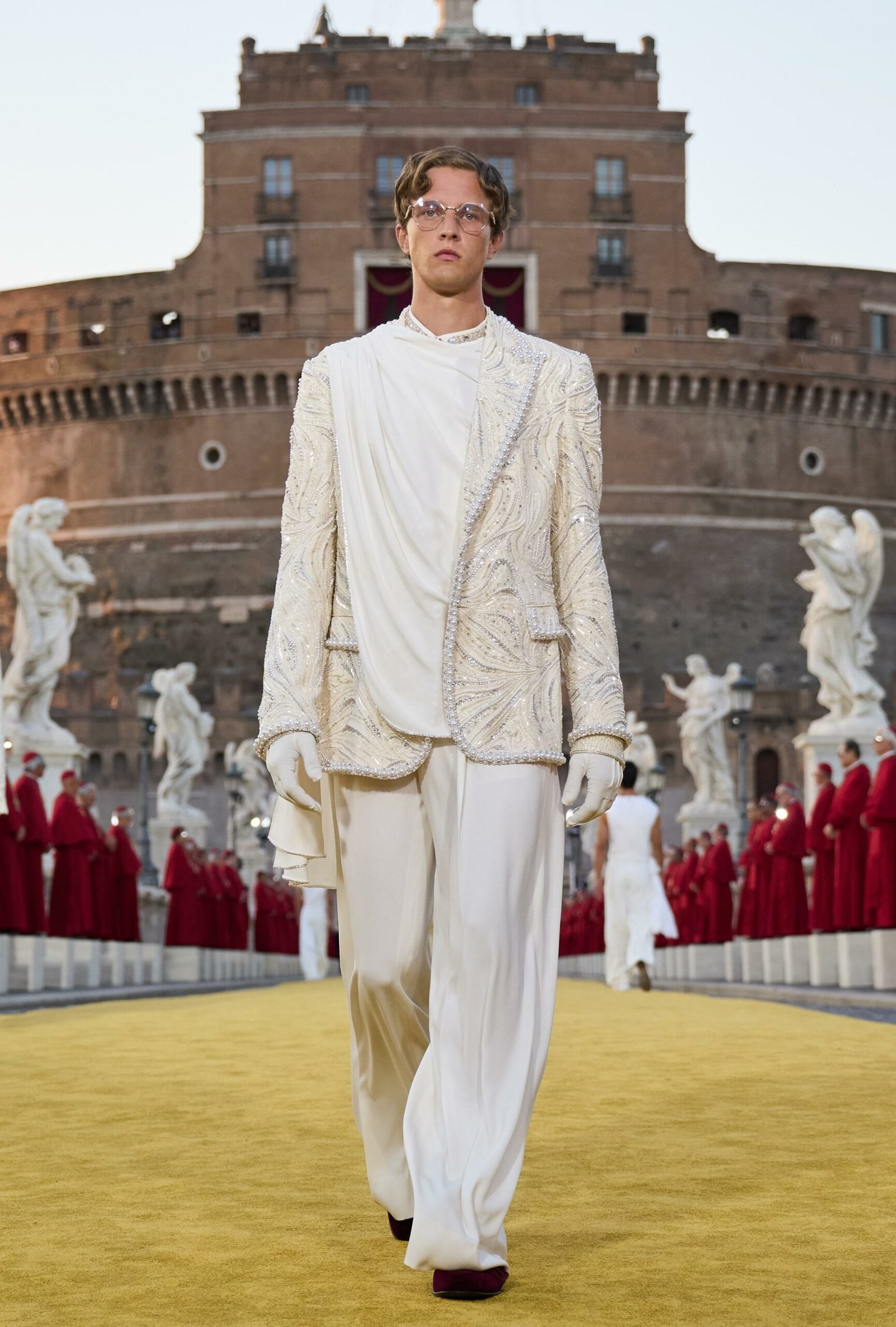 Dolce Gabbana Alta Sartoria 2025 高级牧师 Runway 杂志 02 (10)