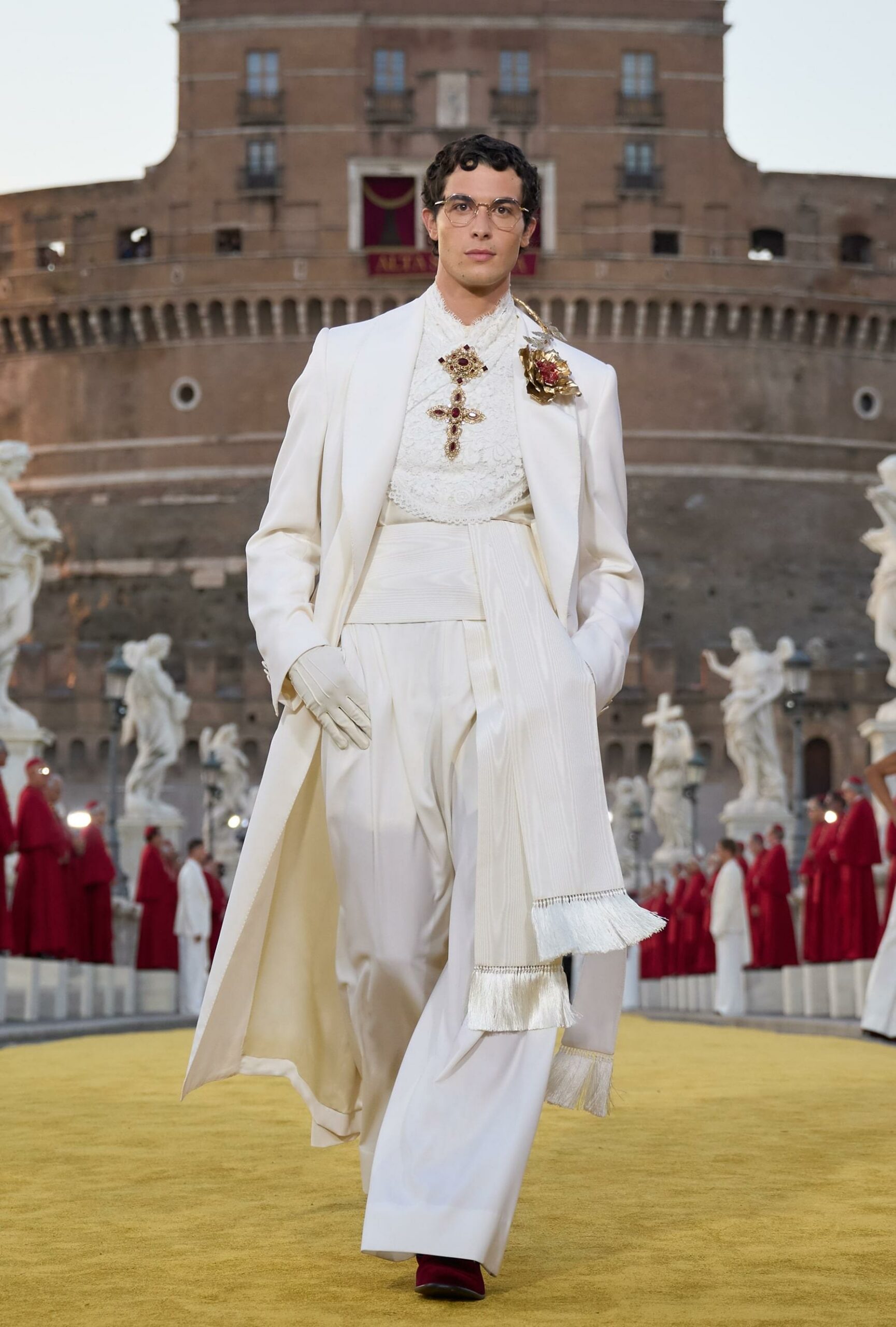 Dolce Gabbana Alta Sartoria 2025 高级牧师 Runway 杂志 02 (13)