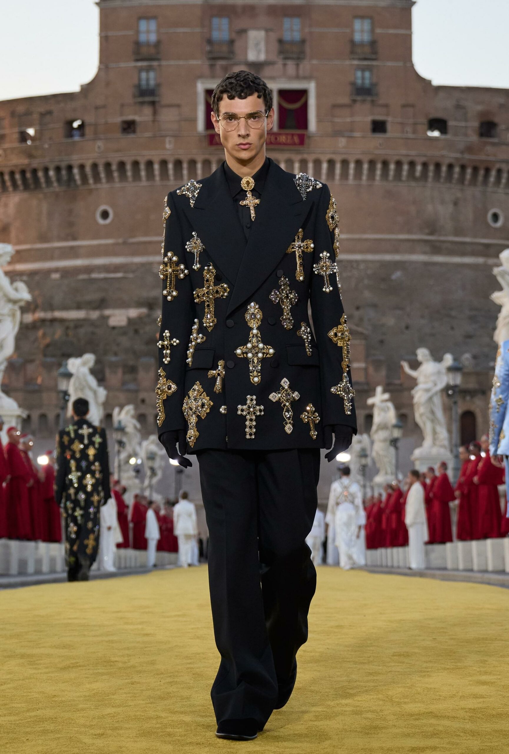 Dolce Gabbana Alta Sartoria 2025 高级牧师 Runway 杂志 02 (18)