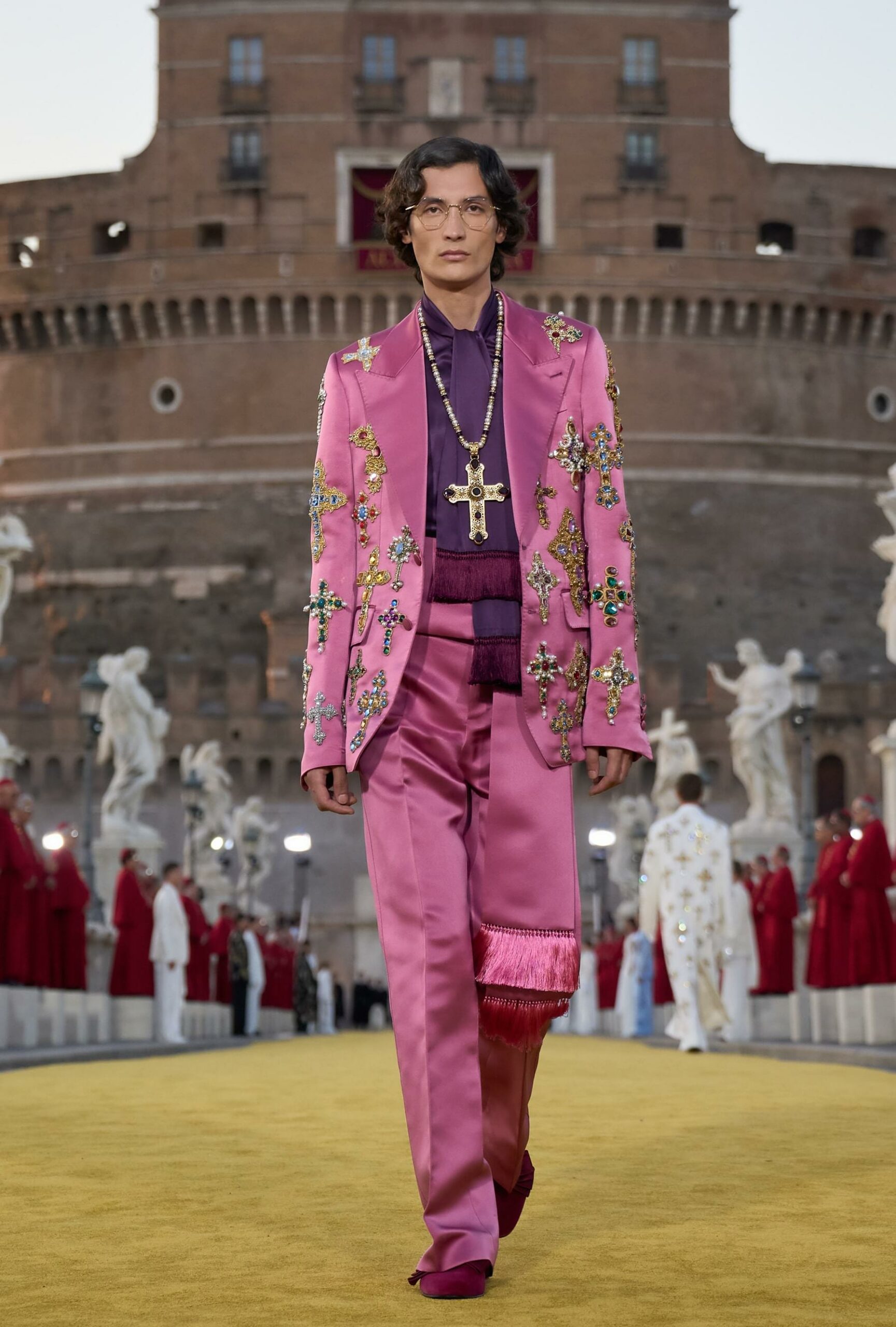 Dolce Gabbana Alta Sartoria 2025 高级牧师 Runway 杂志 02 (19)