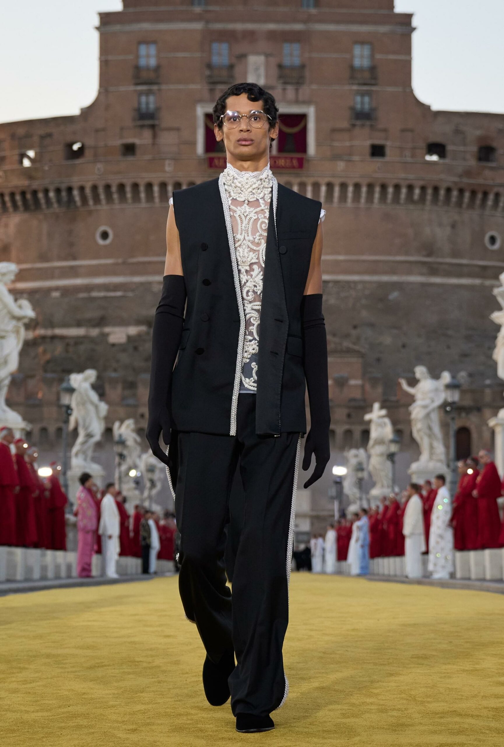 Dolce Gabbana Alta Sartoria 2025 高级牧师 Runway 杂志 02 (22)