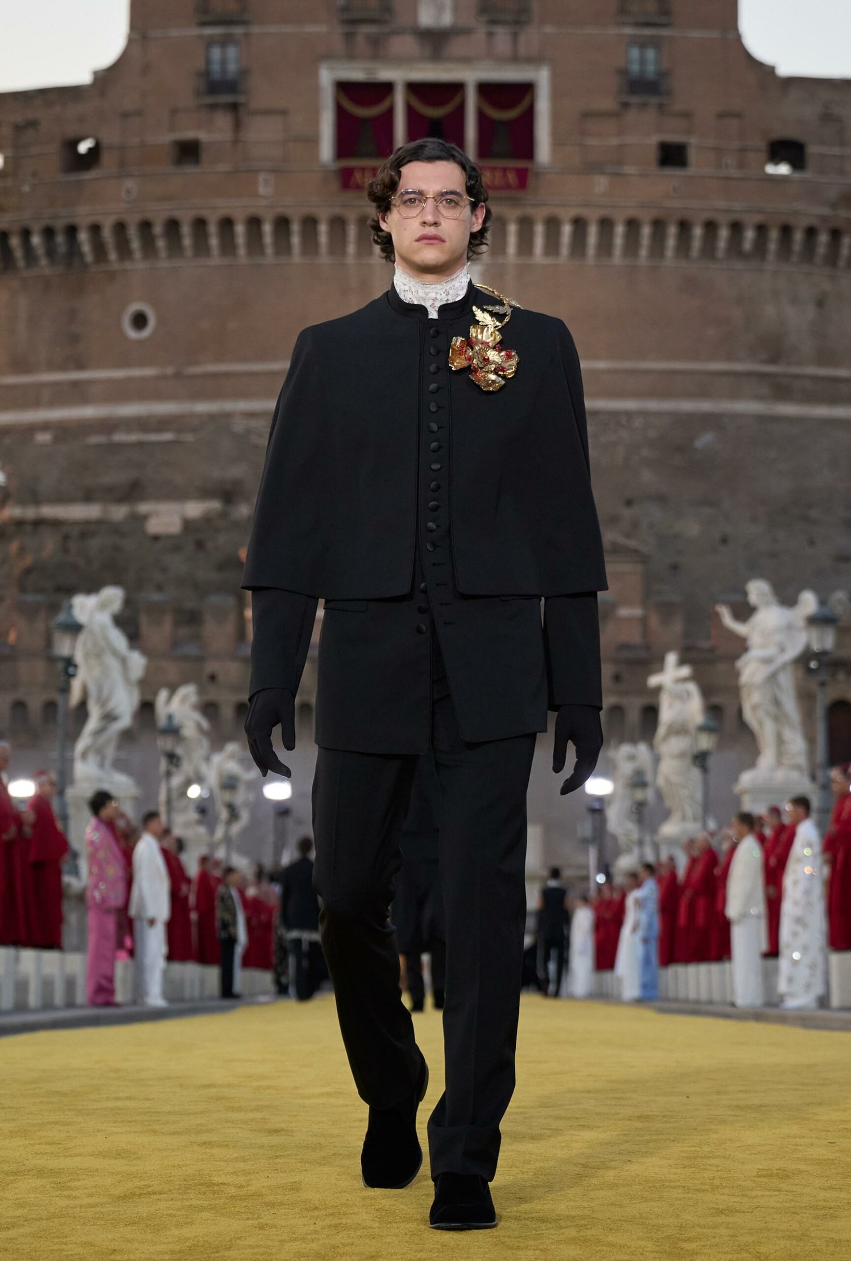 Dolce Gabbana Alta Sartoria 2025 高级牧师 Runway 杂志 02 (25)