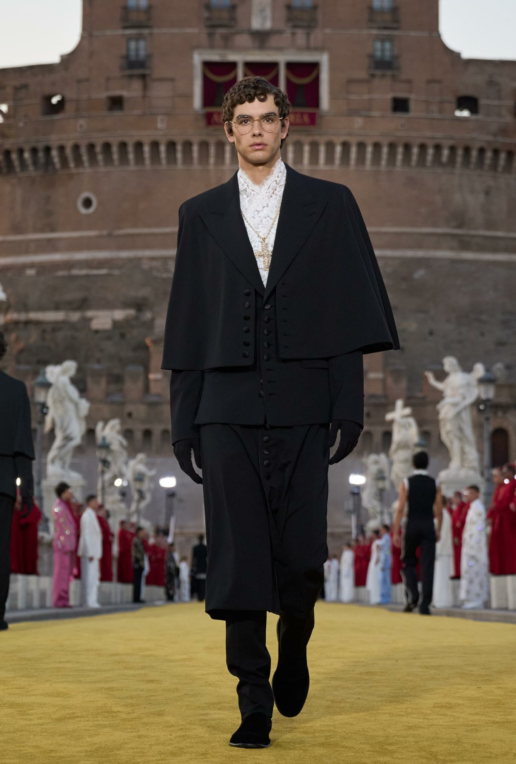 Dolce Gabbana Alta Sartoria 2025 高级牧师 Runway 杂志 02 (26)
