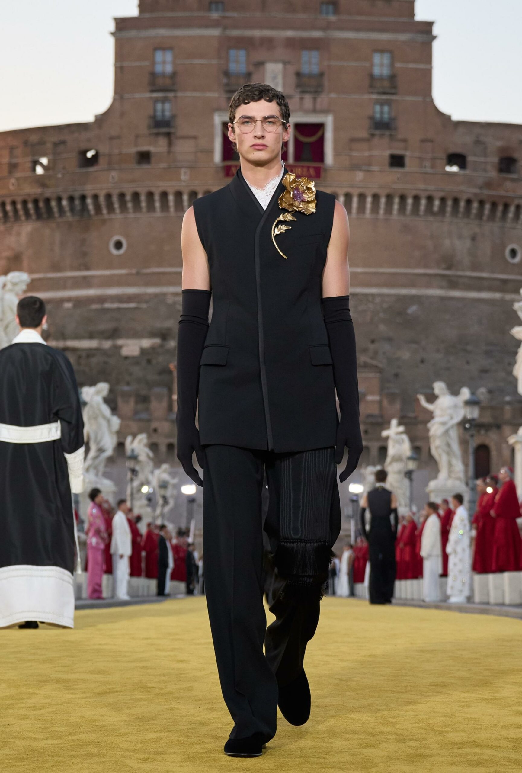 Dolce Gabbana Alta Sartoria 2025 高级牧师 Runway 杂志 02 (30)