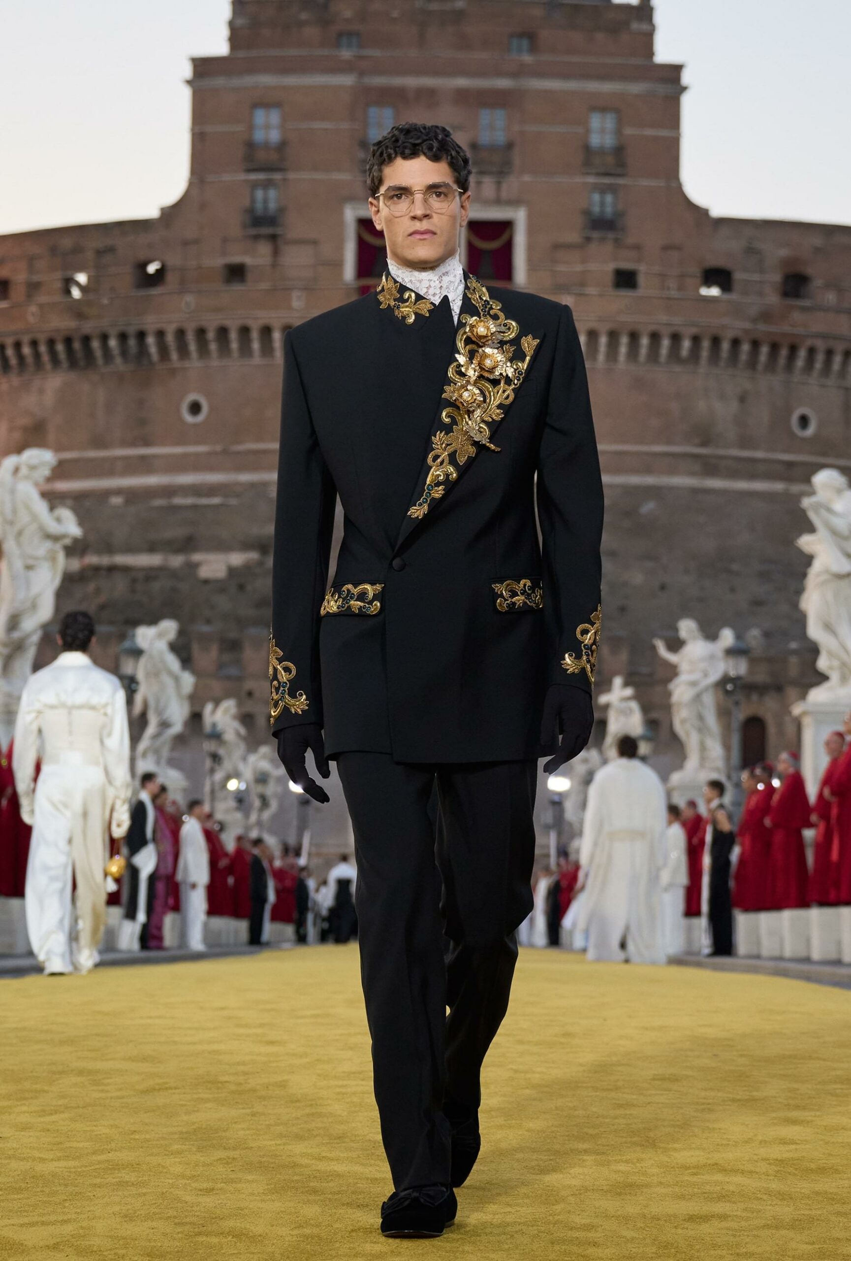 Dolce Gabbana Alta Sartoria 2025 高级牧师 Runway 杂志 02 (38)