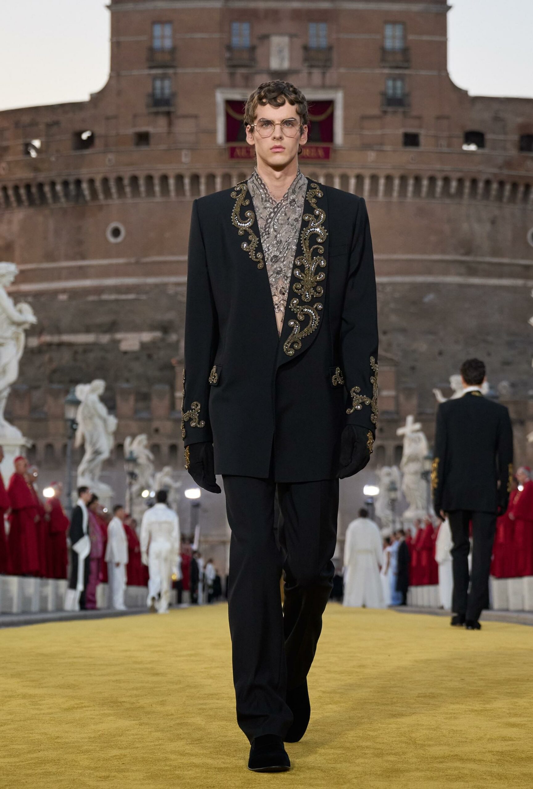 Dolce Gabbana Alta Sartoria 2025 高级牧师 Runway 杂志 02 (40)