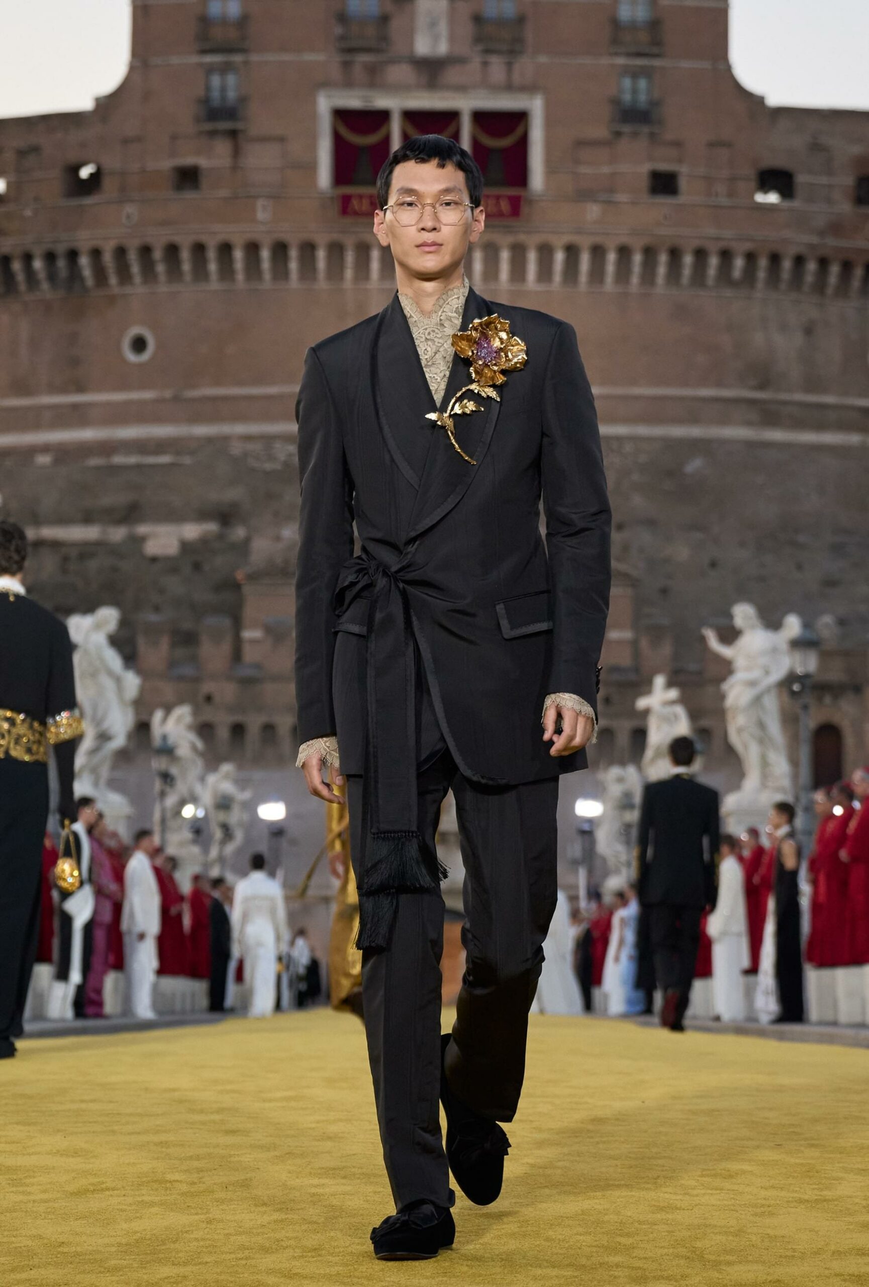 Dolce Gabbana Alta Sartoria 2025 高级牧师 Runway 杂志 02 (41)