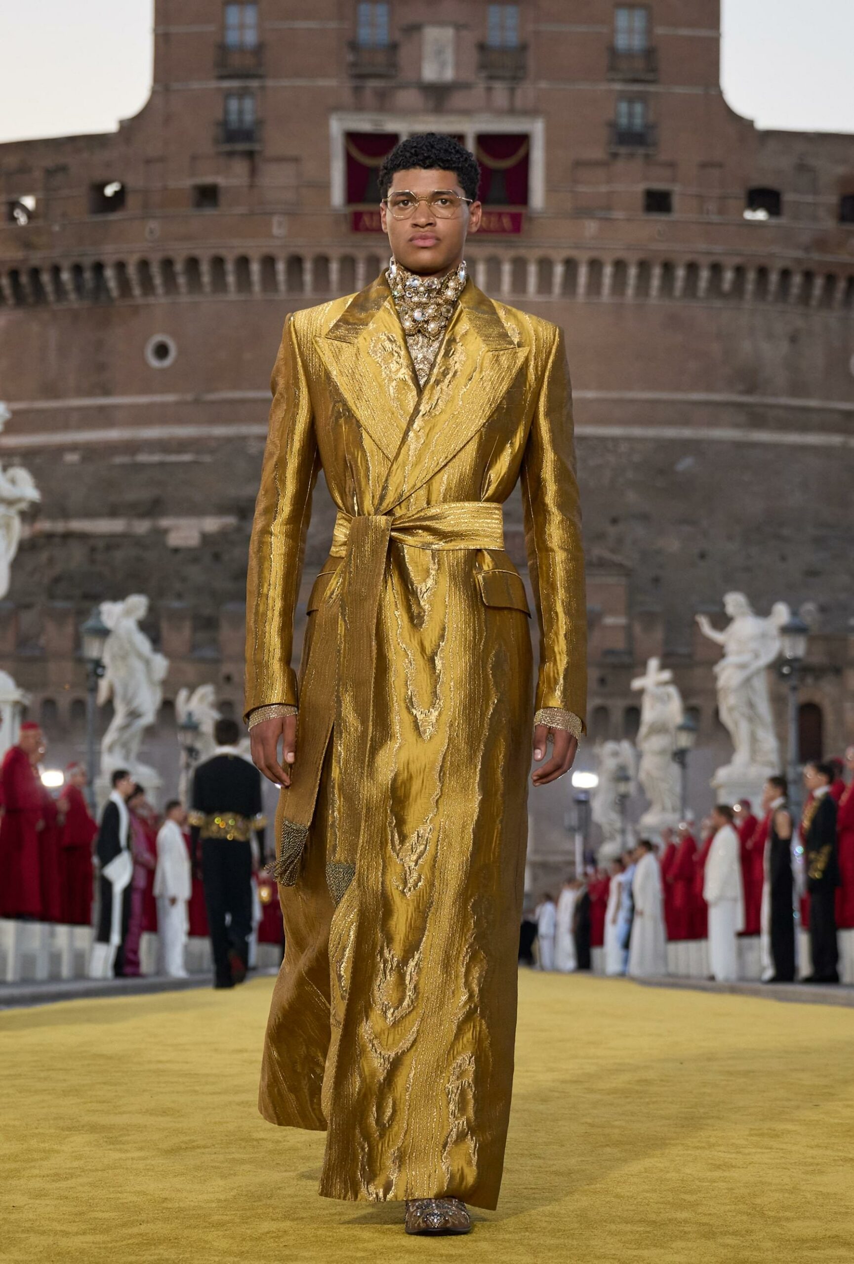 Dolce Gabbana Alta Sartoria 2025 高级牧师 Runway 杂志 02 (42)