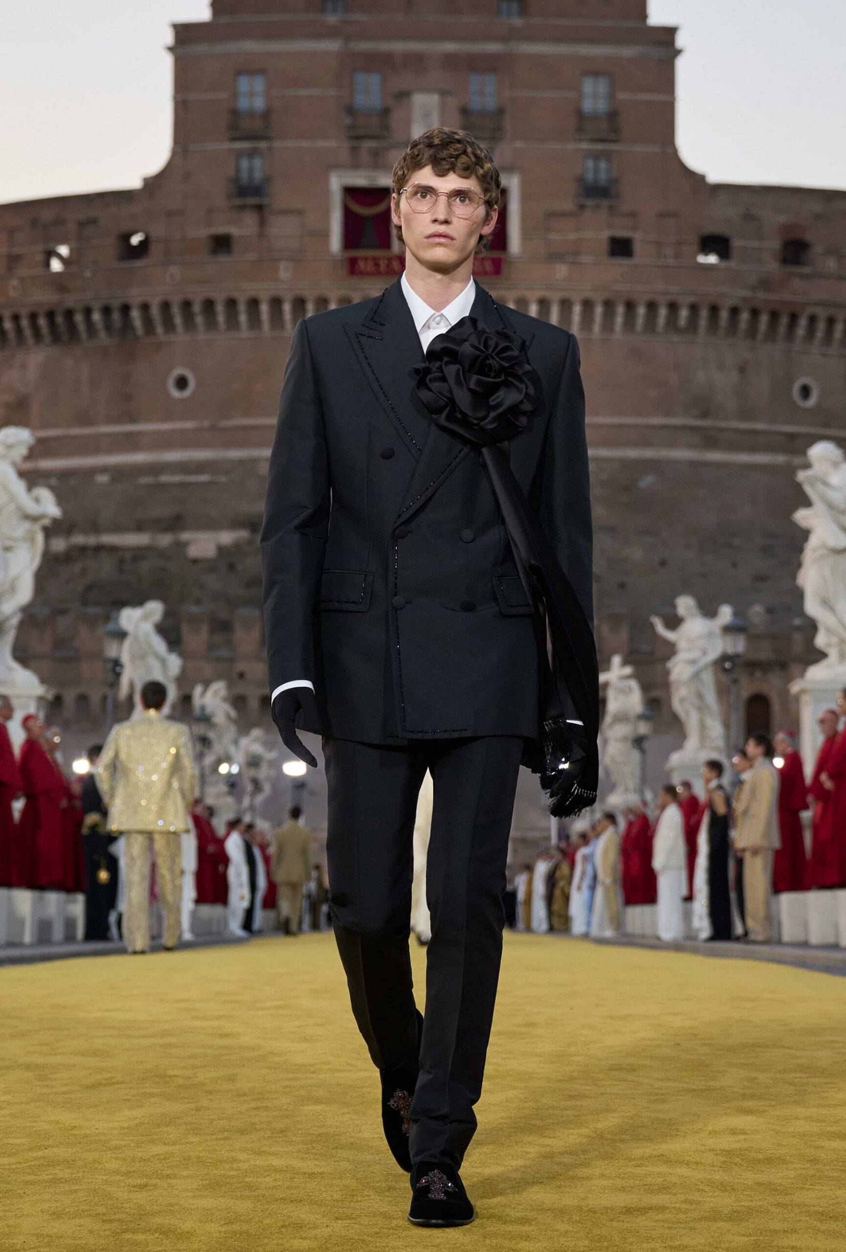 Dolce Gabbana Alta Sartoria 2025 高级牧师 Runway 杂志 02 (49)