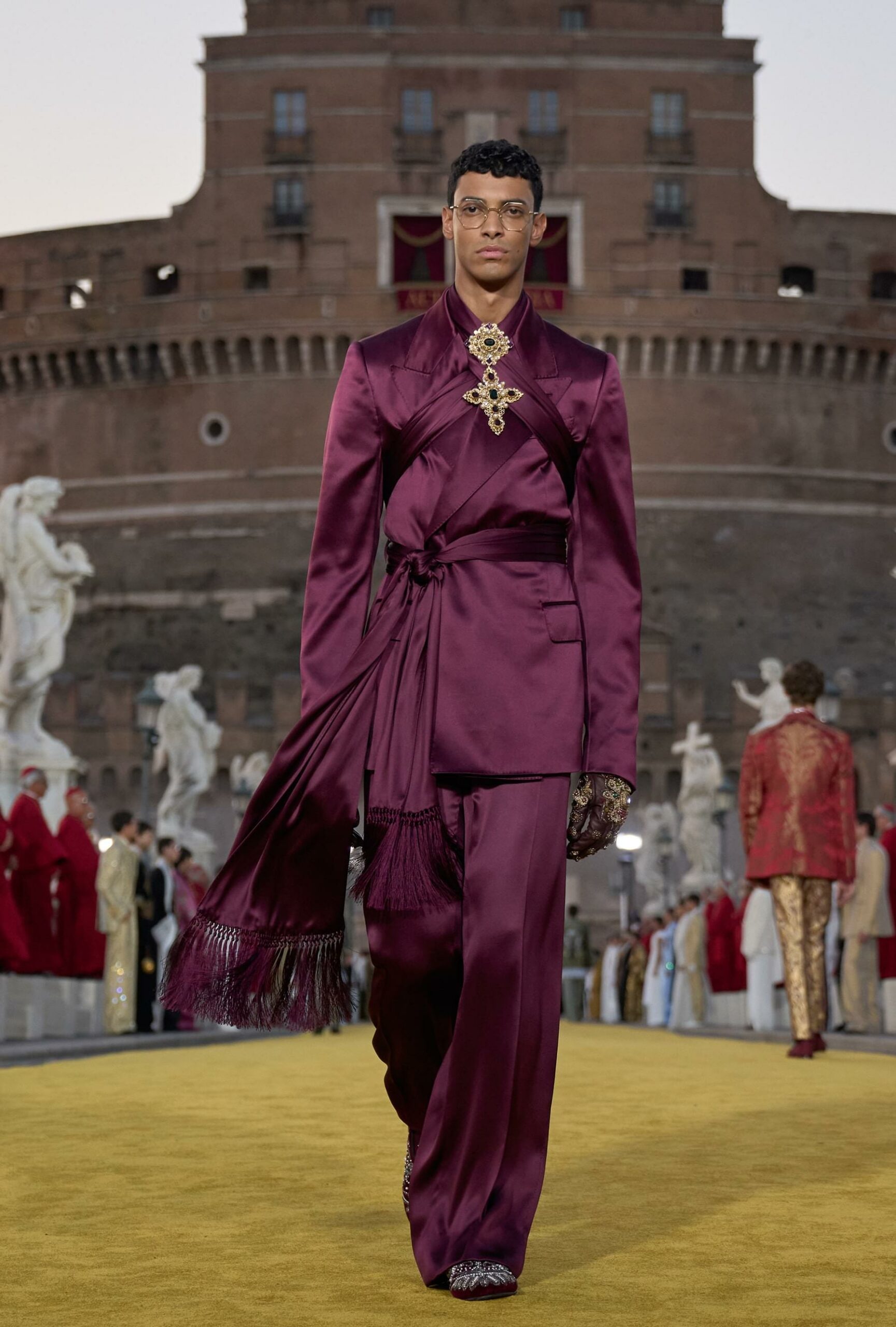 Dolce Gabbana Alta Sartoria 2025 高级牧师 Runway 杂志 02 (54)
