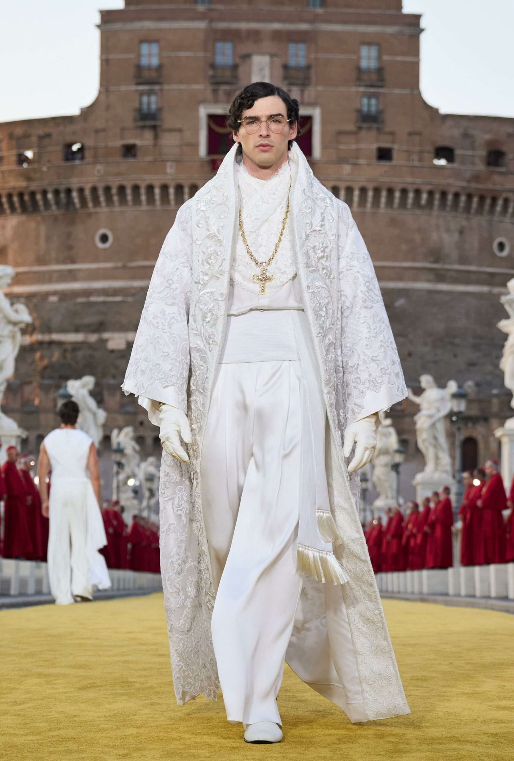 Dolce Gabbana Alta Sartoria 2025 高级牧师 Runway 杂志 02 (6)