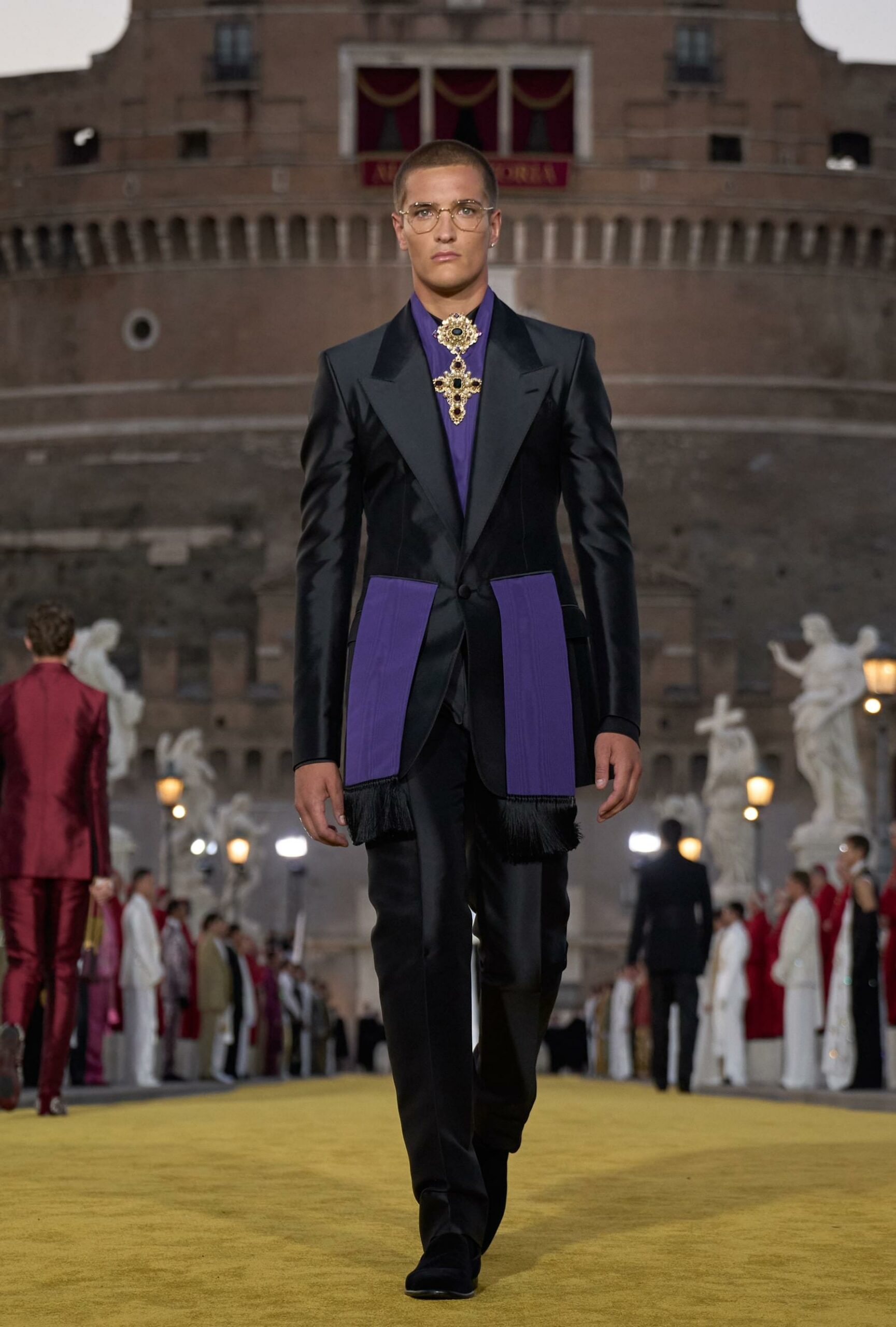 Dolce Gabbana Alta Sartoria 2025 高级牧师 Runway 杂志 02 (63)