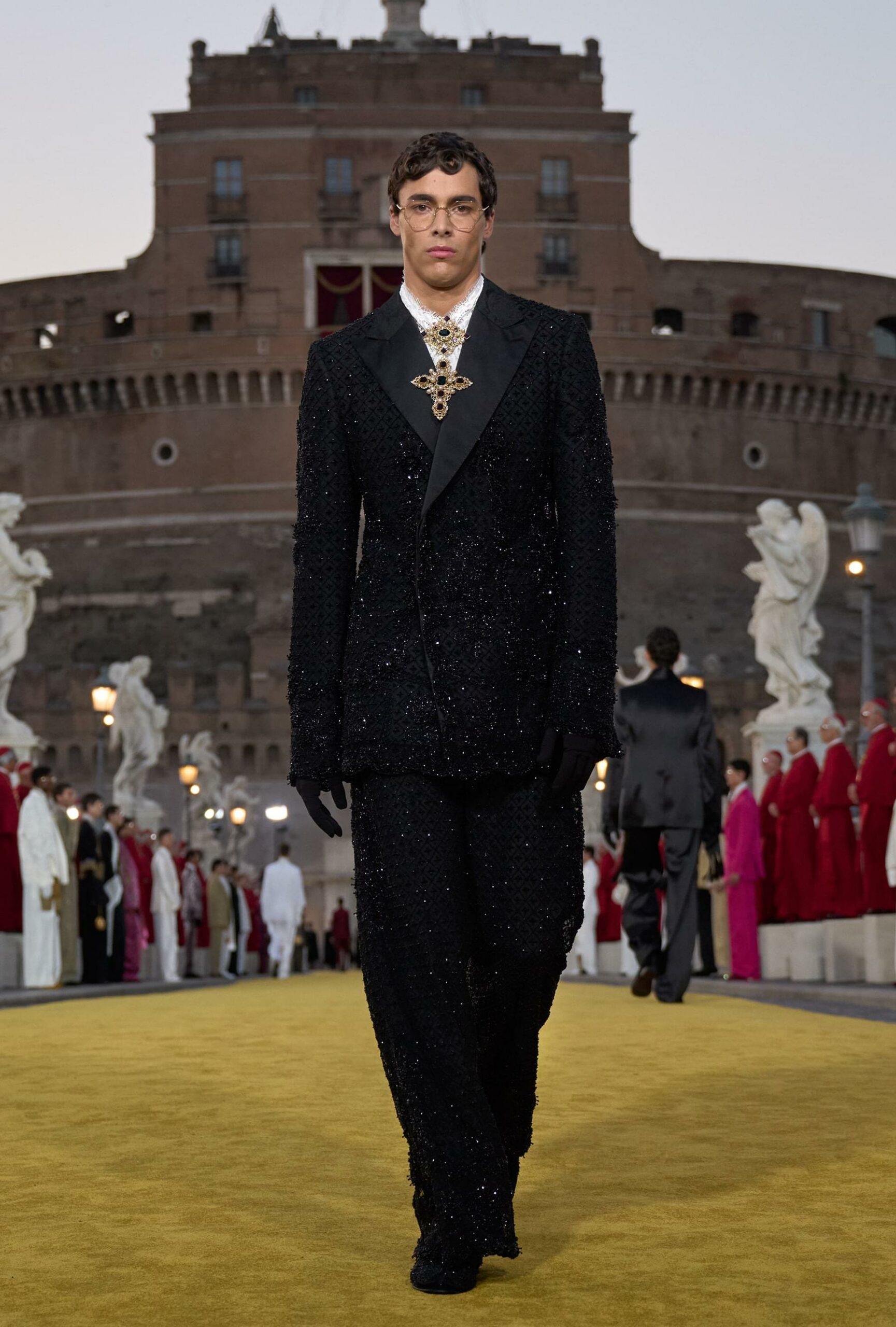 Dolce Gabbana Alta Sartoria 2025 高级牧师 Runway 杂志 02 (66)