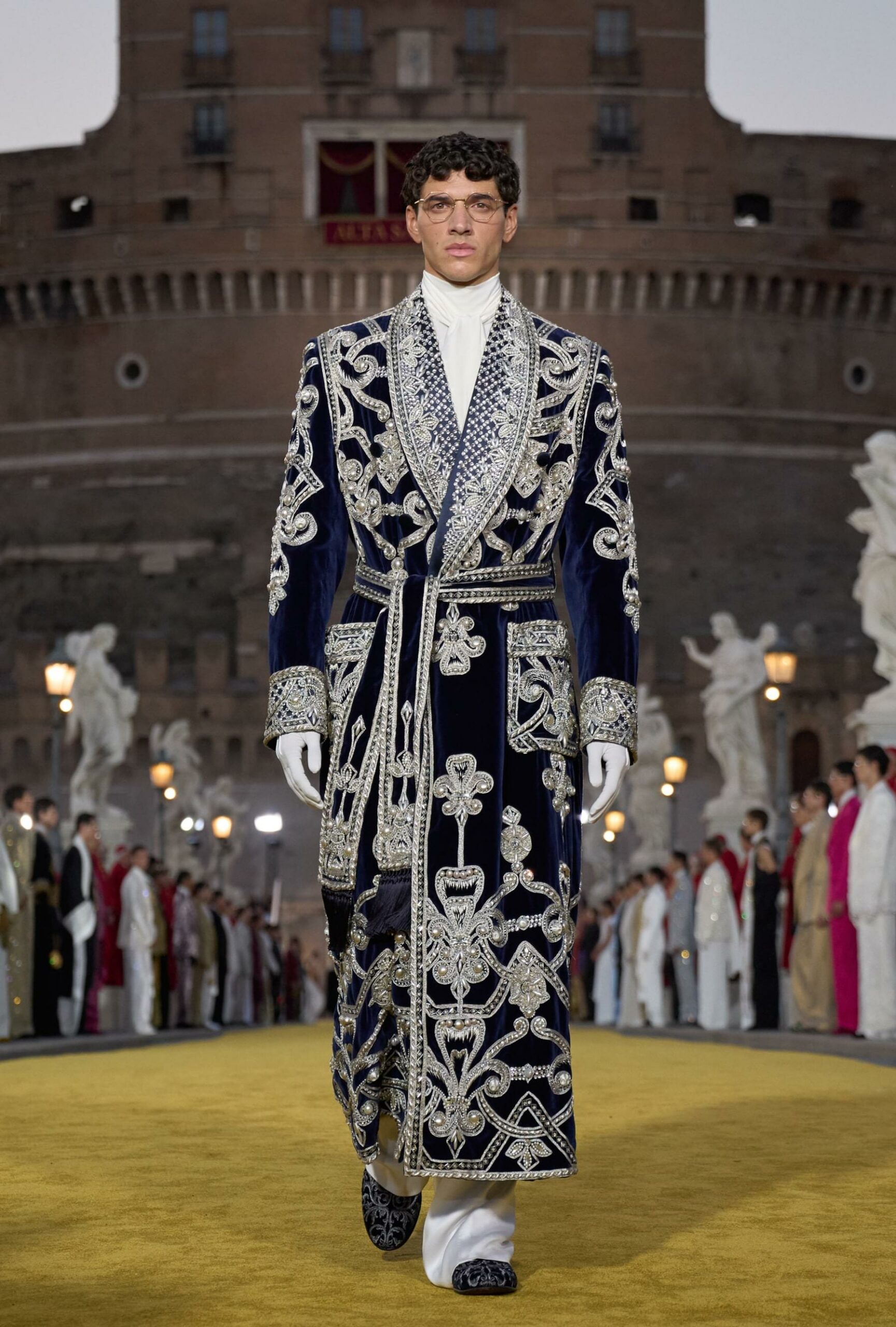 Dolce Gabbana Alta Sartoria 2025 高级牧师 Runway 杂志 02 (78)