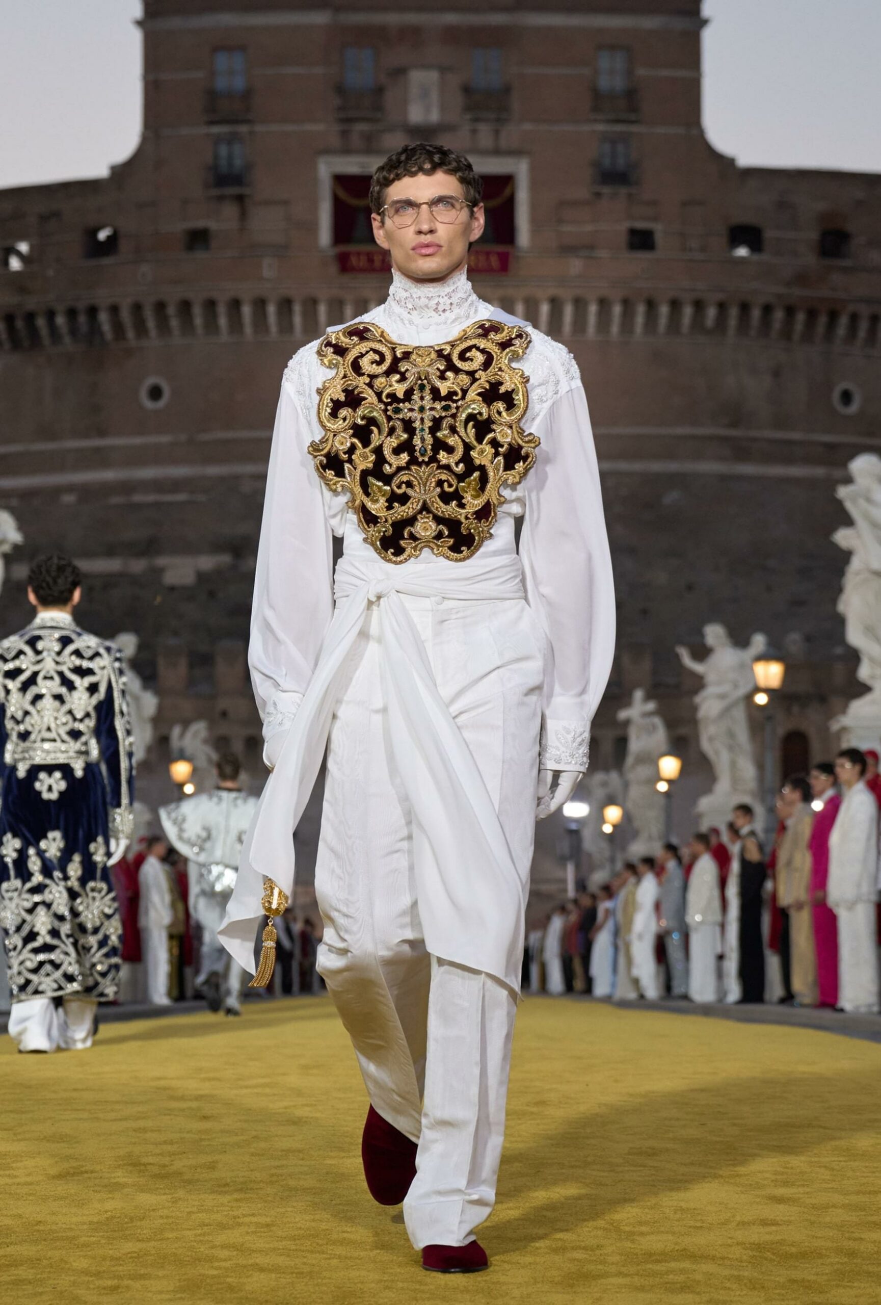 Dolce Gabbana Alta Sartoria 2025 高级牧师 Runway 杂志 02 (79)