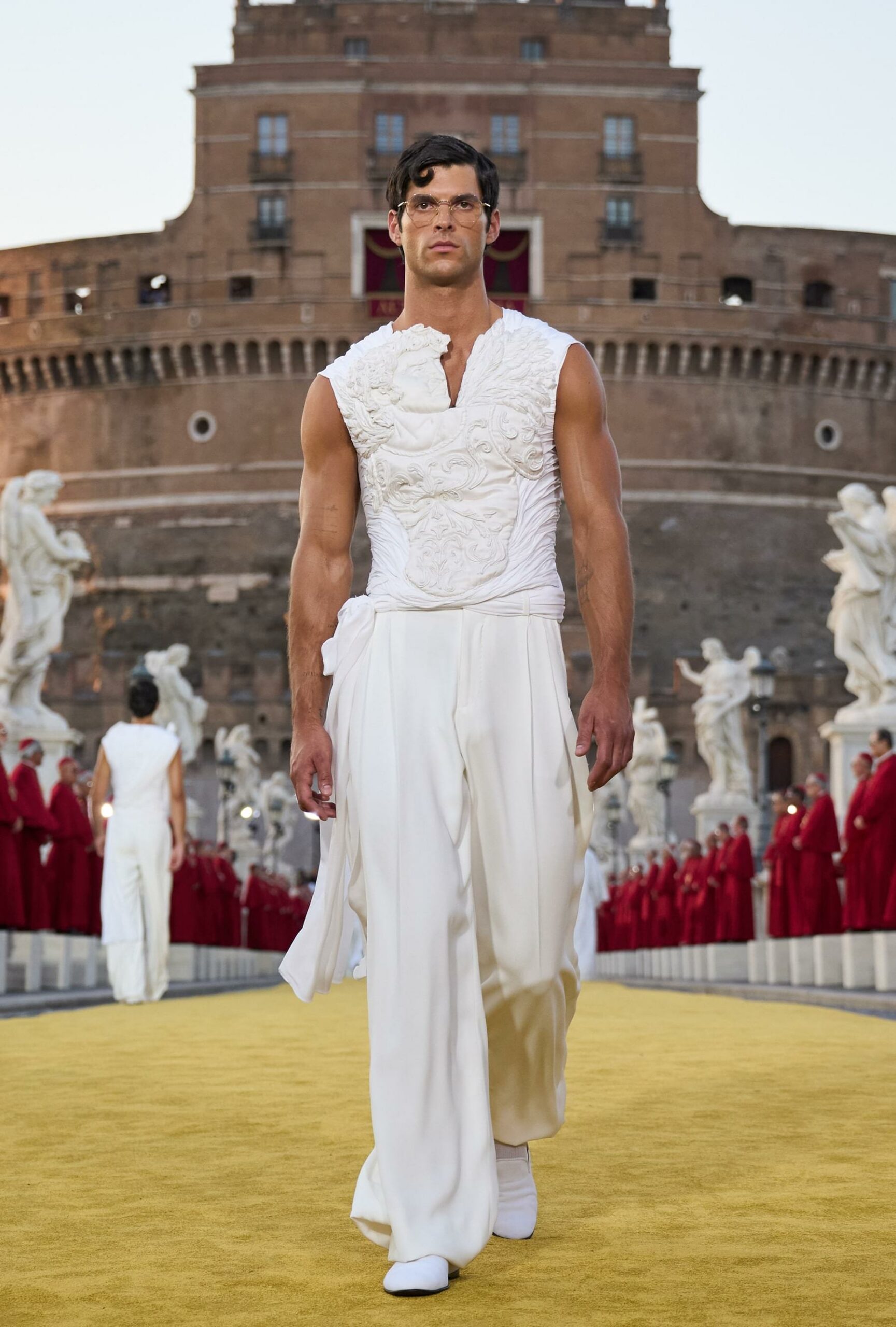 Dolce Gabbana Alta Sartoria 2025 高级牧师 Runway 杂志 02 (8)