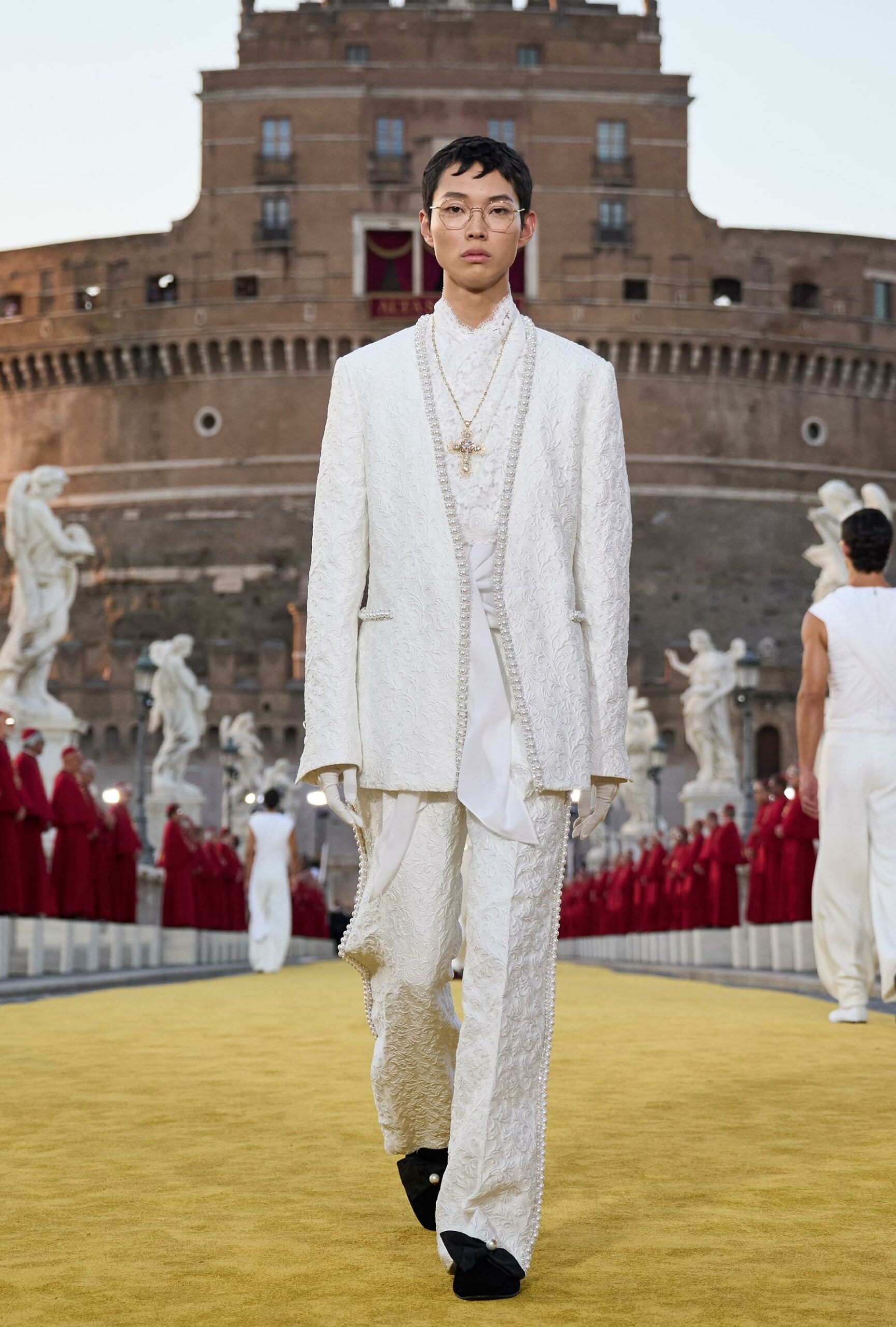 Dolce Gabbana Alta Sartoria 2025 高级牧师 Runway 杂志 02 (9)
