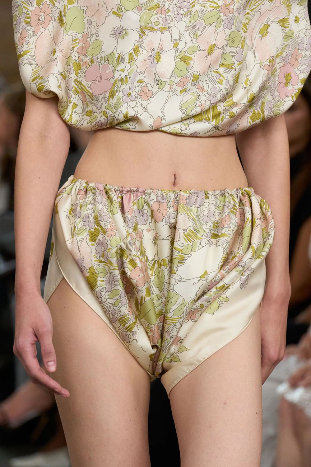Calvin Klein Spring Summer 2026 Details Runway Magazine (8)