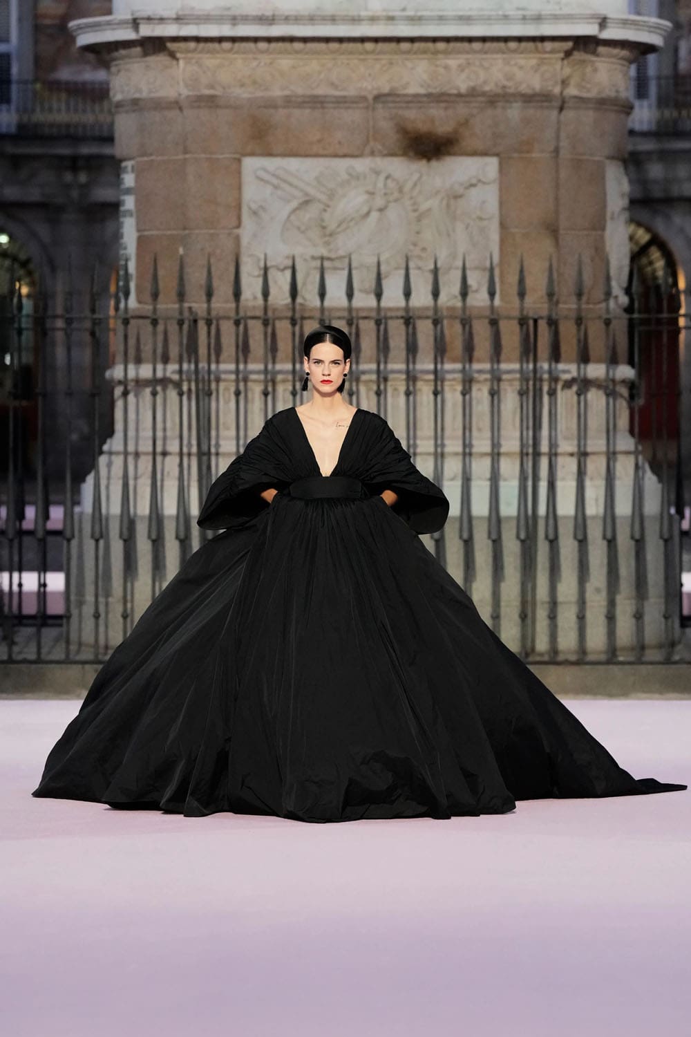 Carolina Herrera Spring Summer 2026 Madrid Runway Magazine (1)