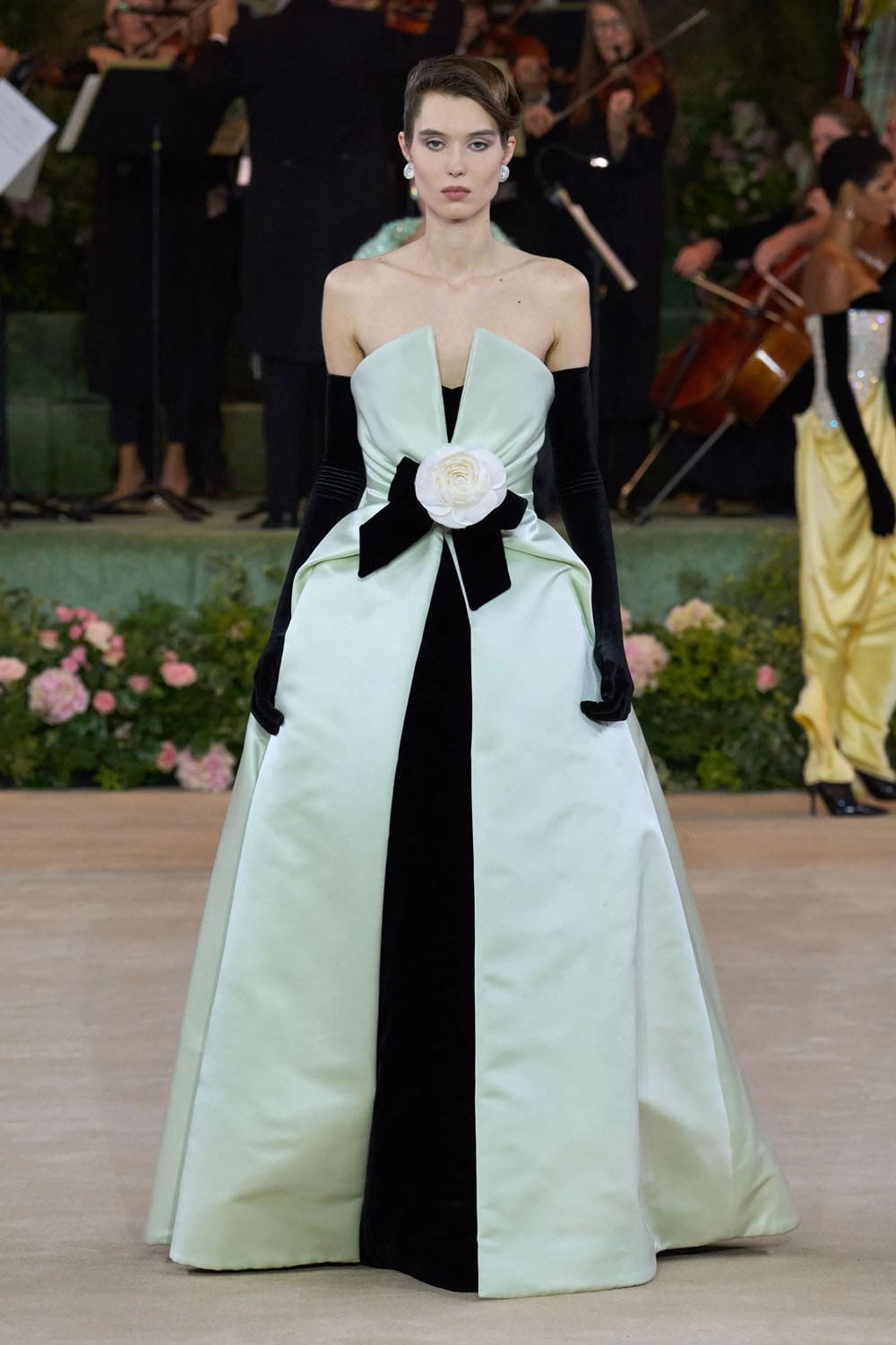 Richard Quinn Spring Summer 2026 London Runway Magazine (19)