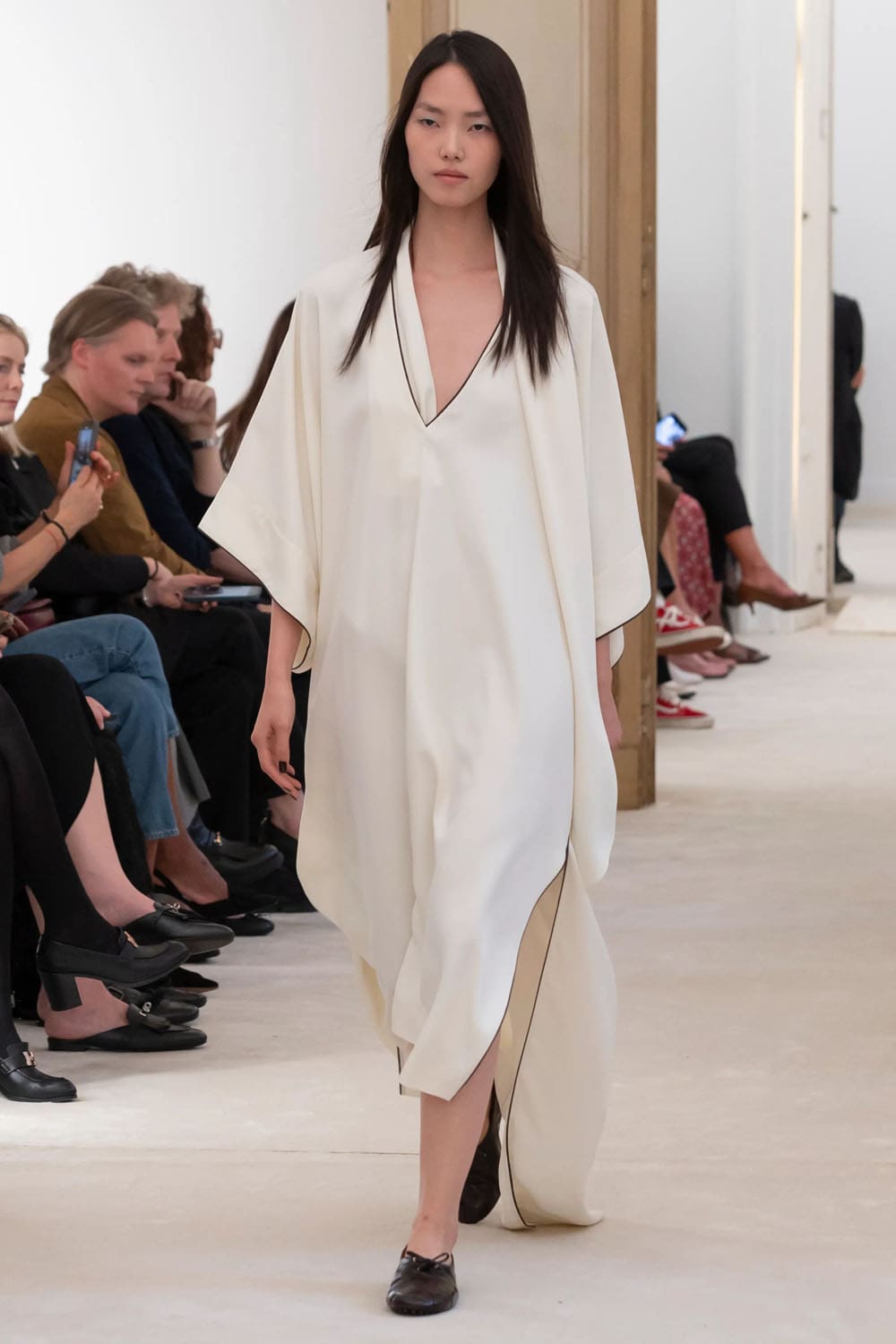 Alberta Ferretti Spring Summer 2026 Runway Magazine (16)