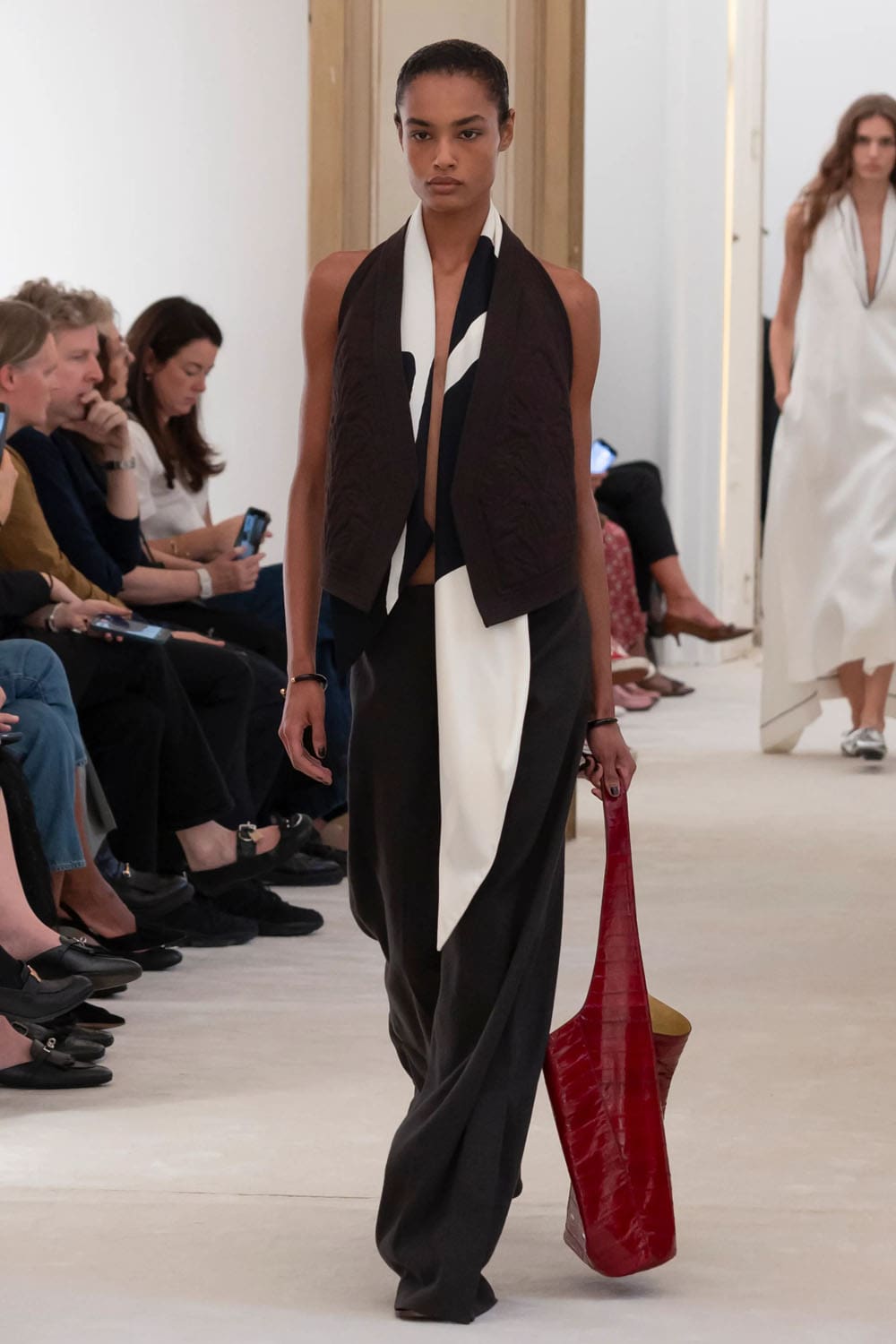Alberta Ferretti Spring Summer 2026 Runway Magazine (17)