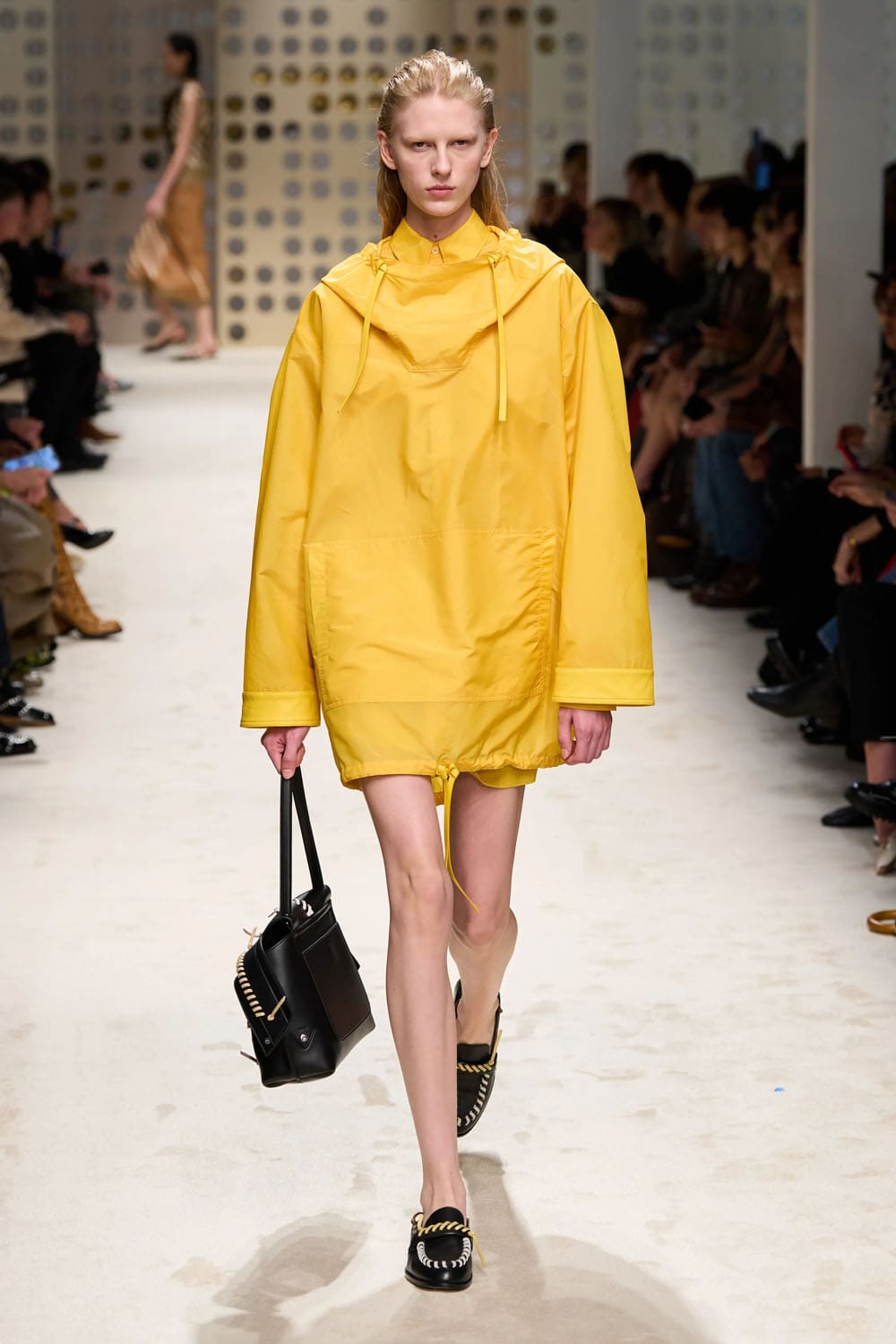 Tods Spring Summer 2026 Runway Magazine (24)