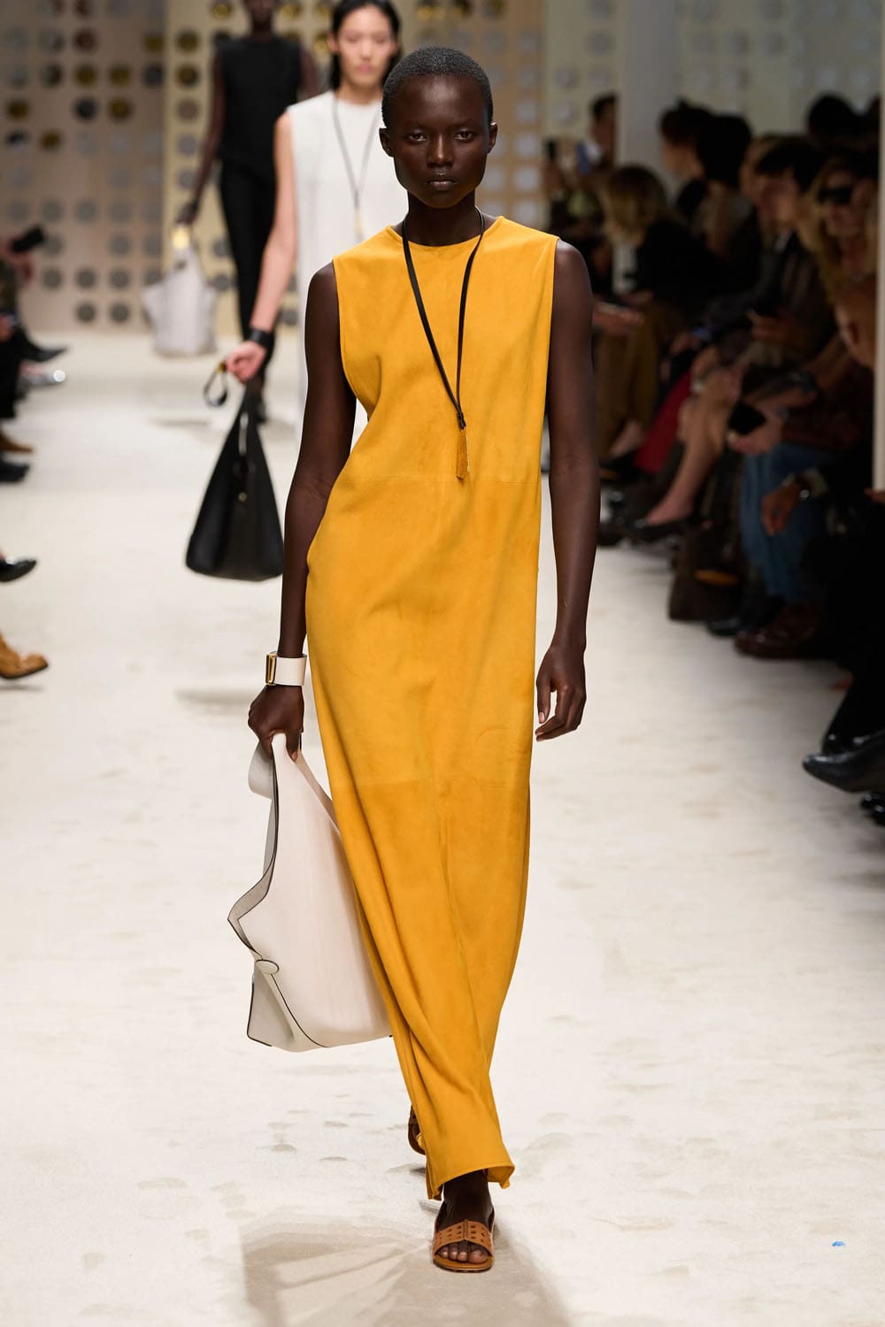 Tods Spring Summer 2026 Runway Magazine (27)