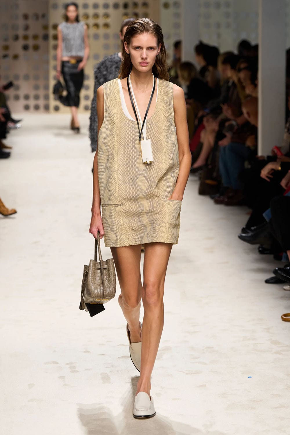 Tods Spring Summer 2026 Runway Magazine (30)