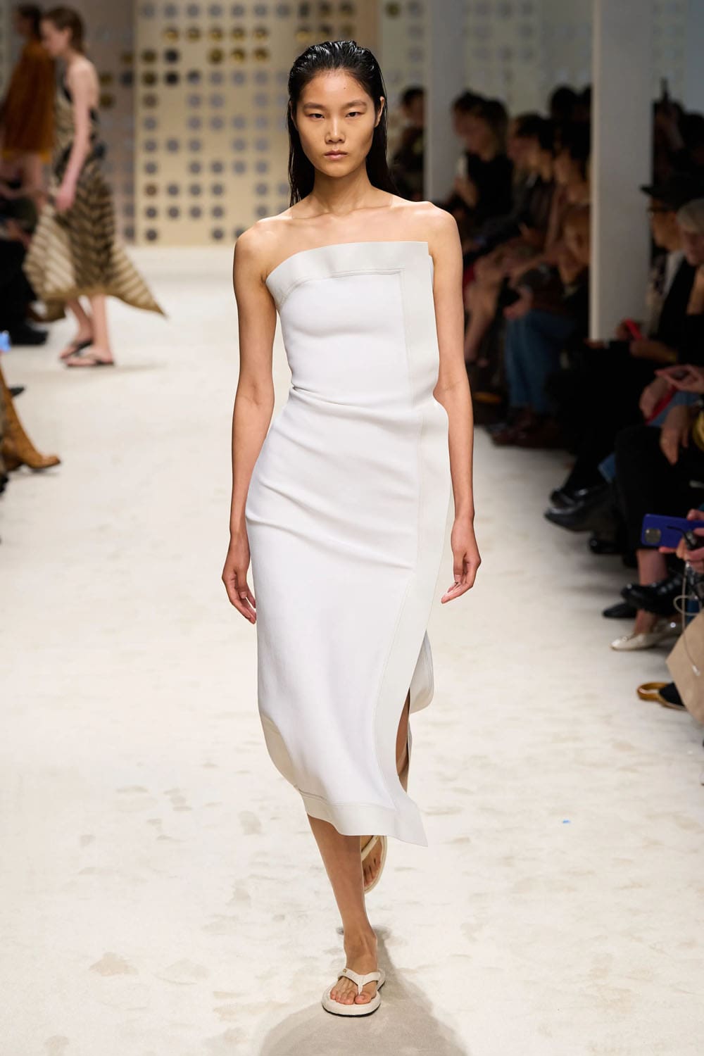 Tods Spring Summer 2026 Runway Magazine (36)