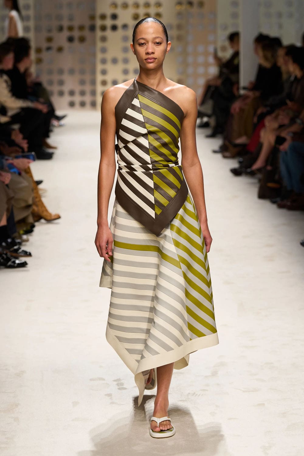 Tods Spring Summer 2026 Runway Magazine (37)