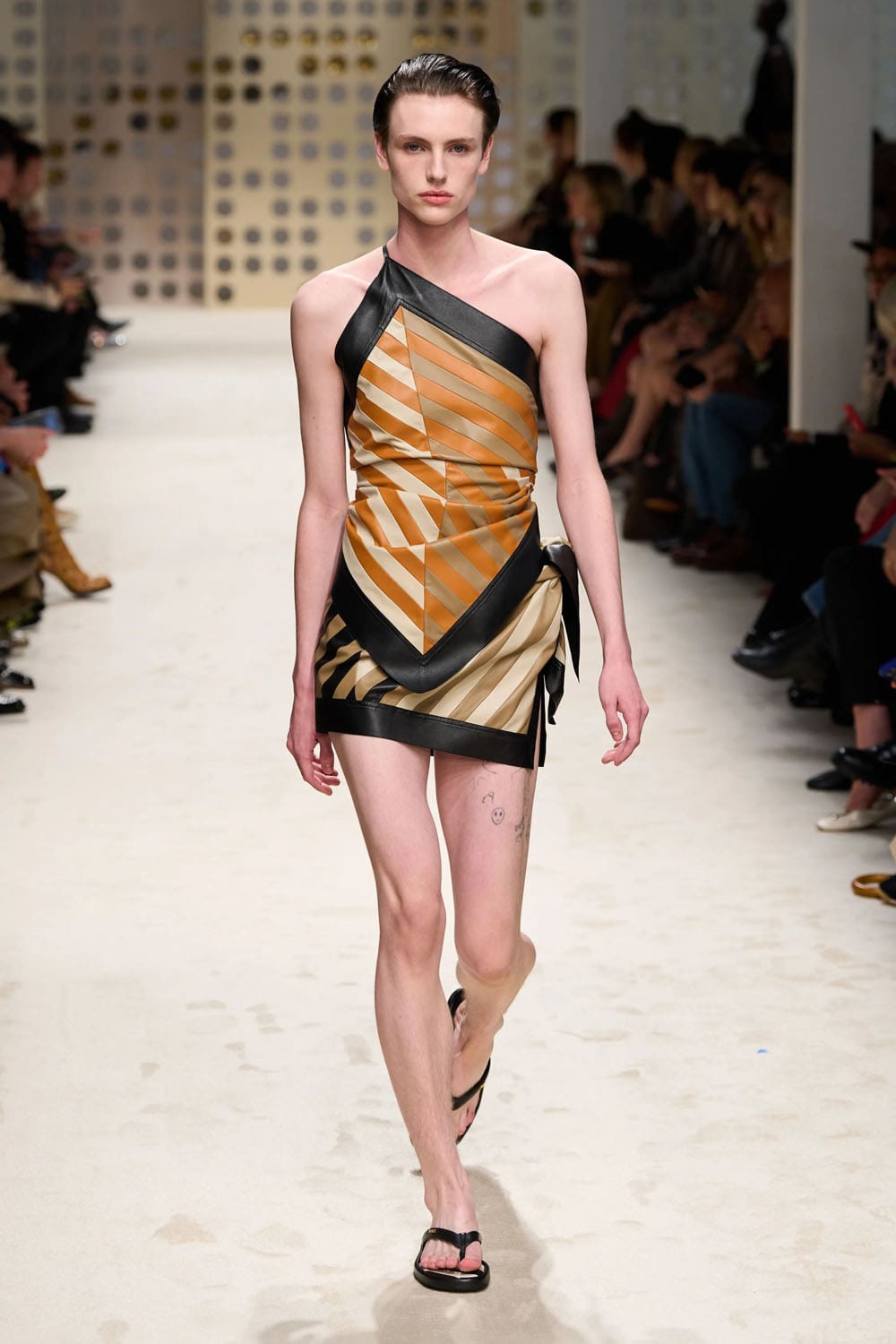 Tods Spring Summer 2026 Runway Magazine (39)