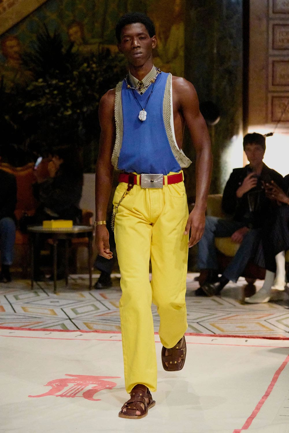 Versace Spring Summer 2026 Runway Magazine (5)