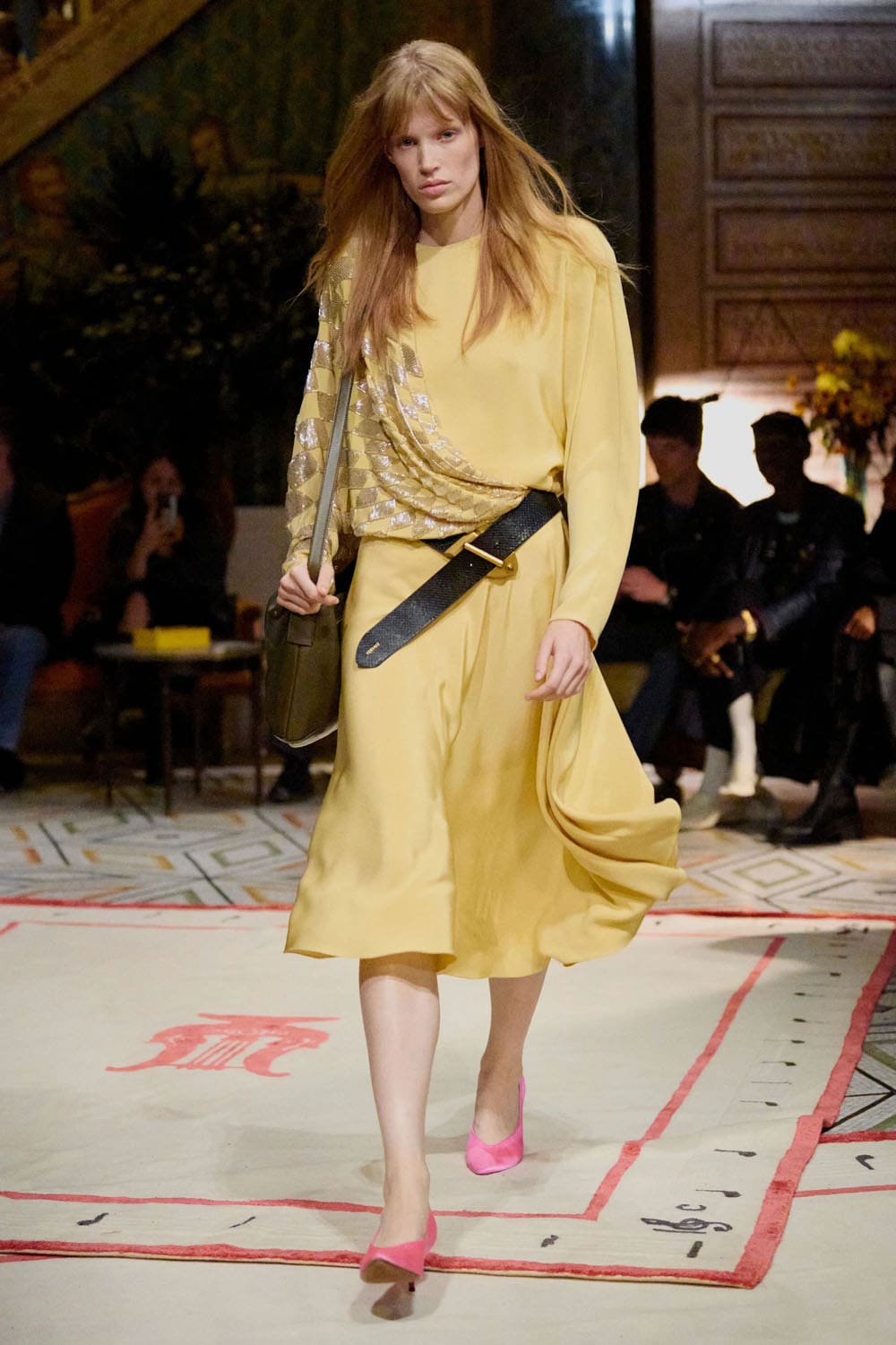 Versace Spring Summer 2026 Runway Magazine (21)