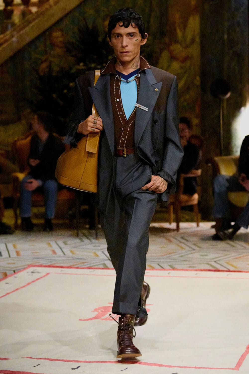 Versace Spring Summer 2026 Runway Magazine (23)